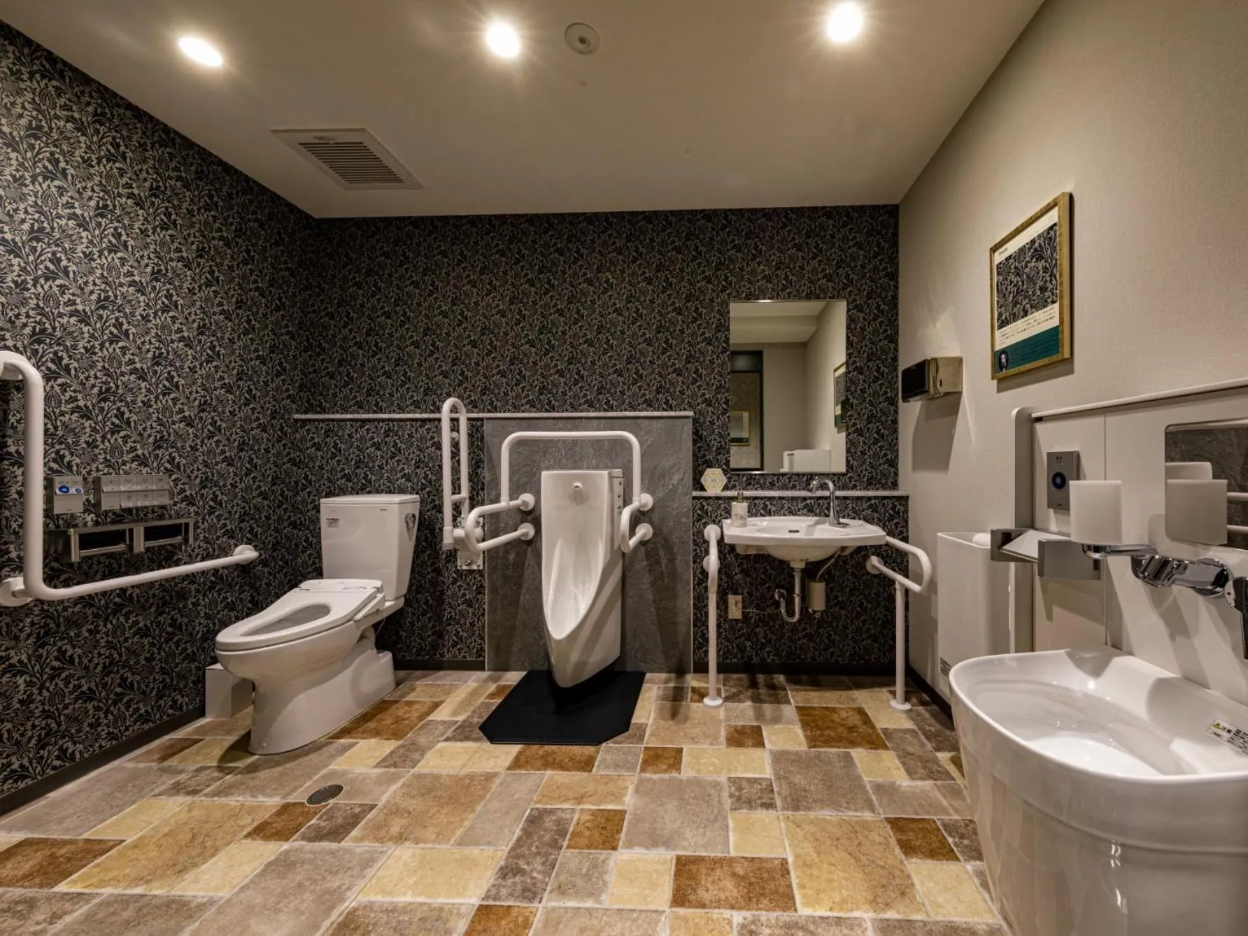 Facility for disabled guests in Green Rich Hotel Kobe Sannomiya (Artificial hot spring Futamata Yunohana)