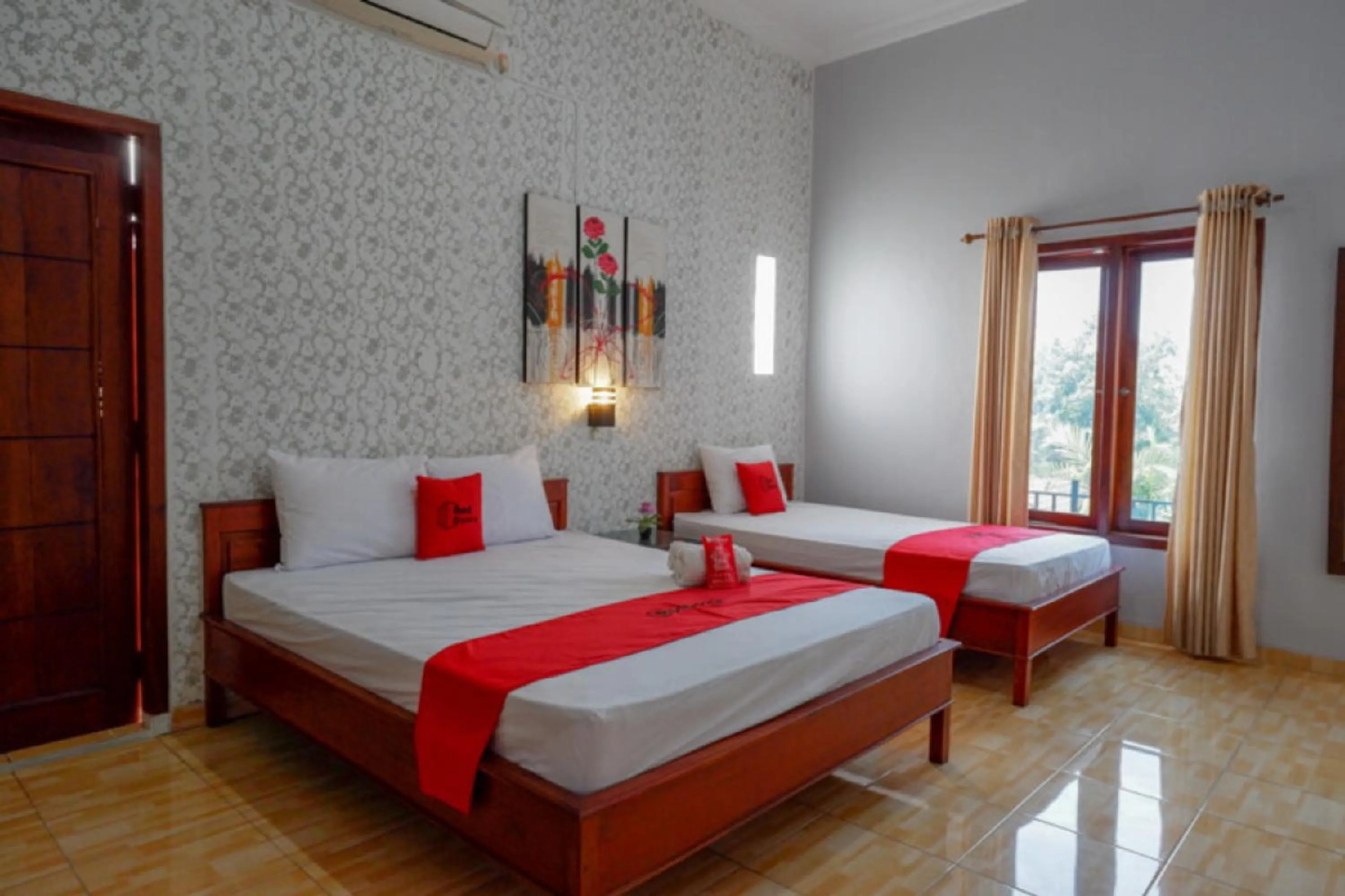 Bed in RedDoorz Syariah near Kawasan Sam Poo Kong 2