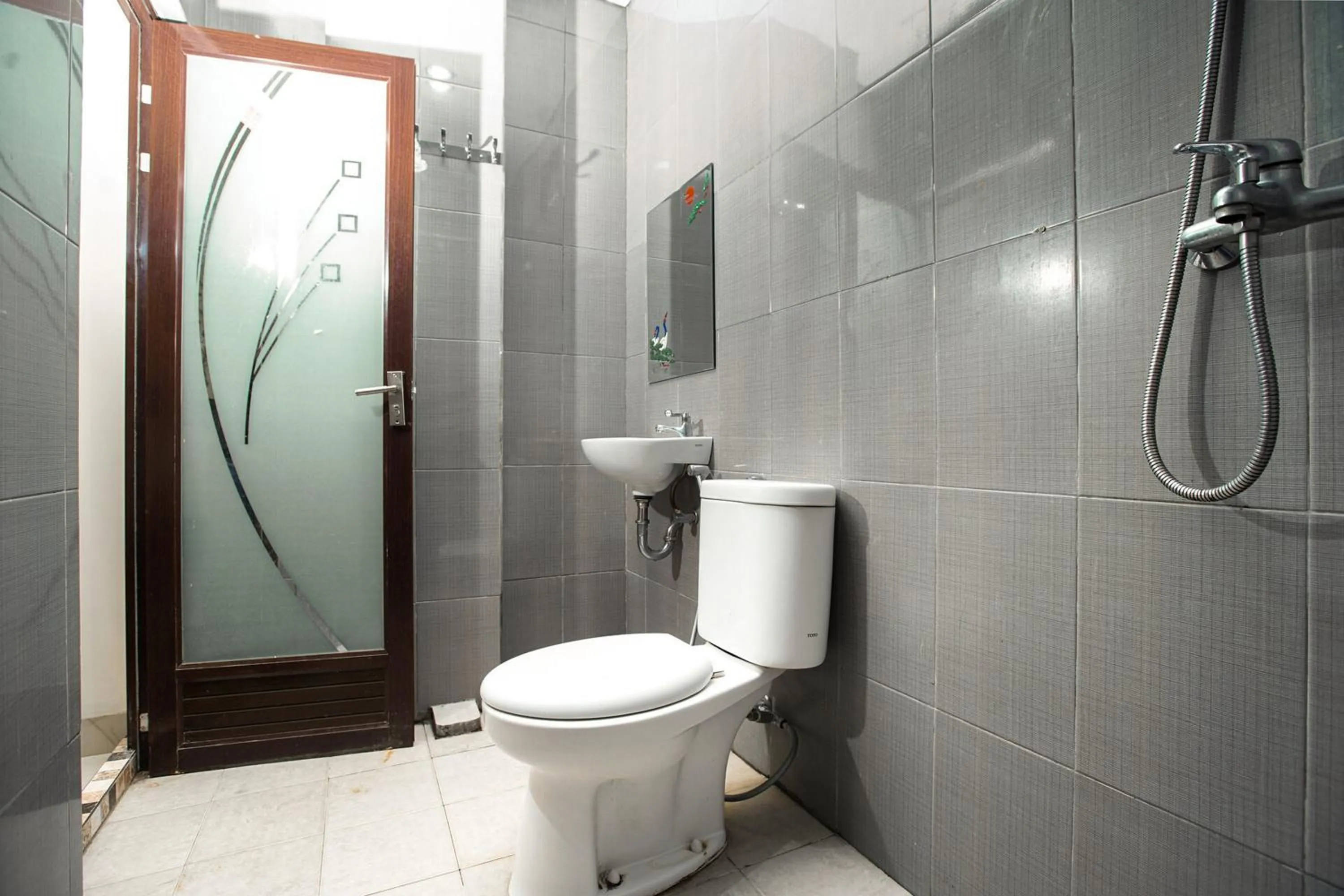 RedDoorz near Palembang Trade Center 3