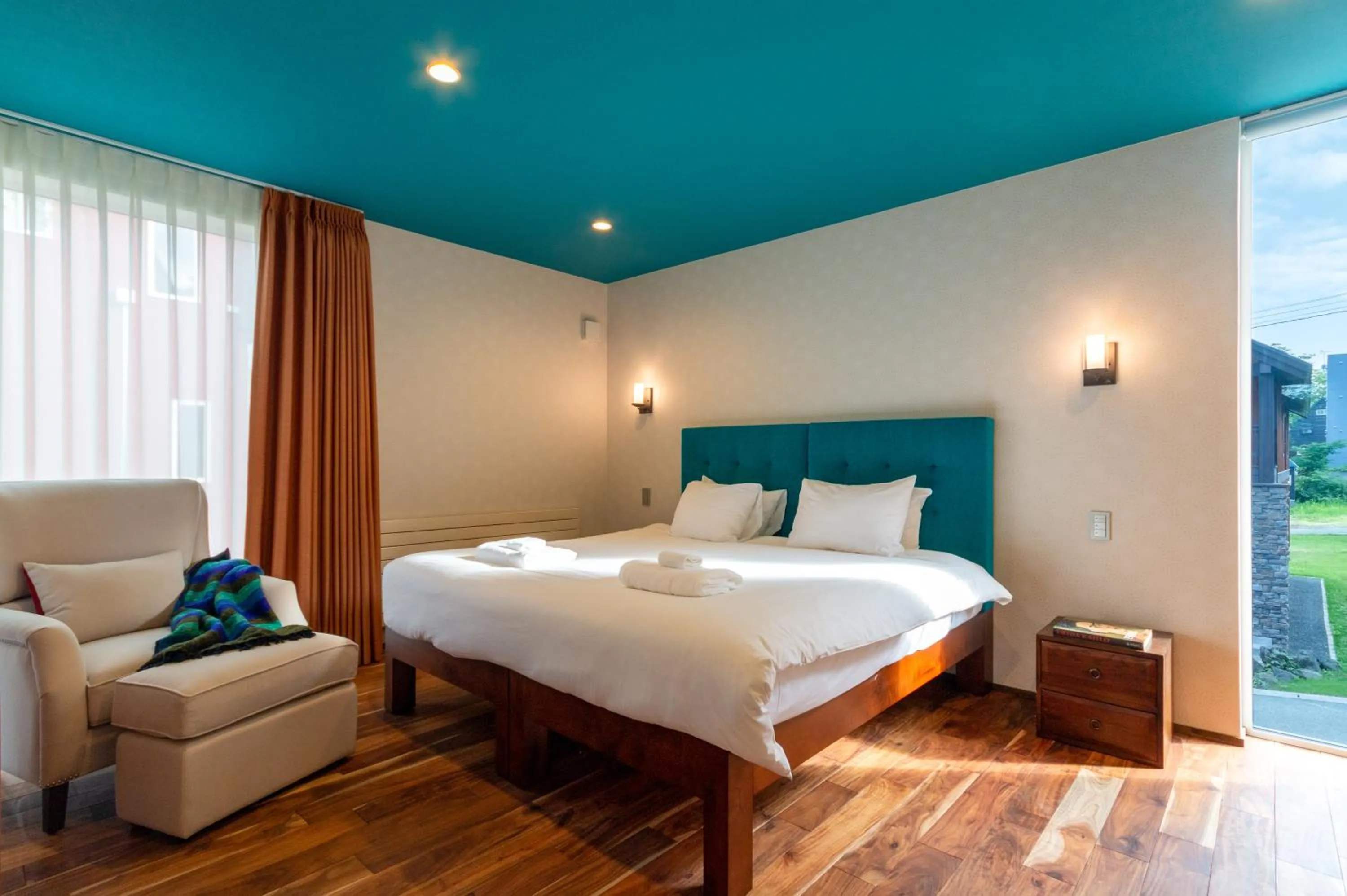 Bedroom, Bed in Kitsune House by H2 Life