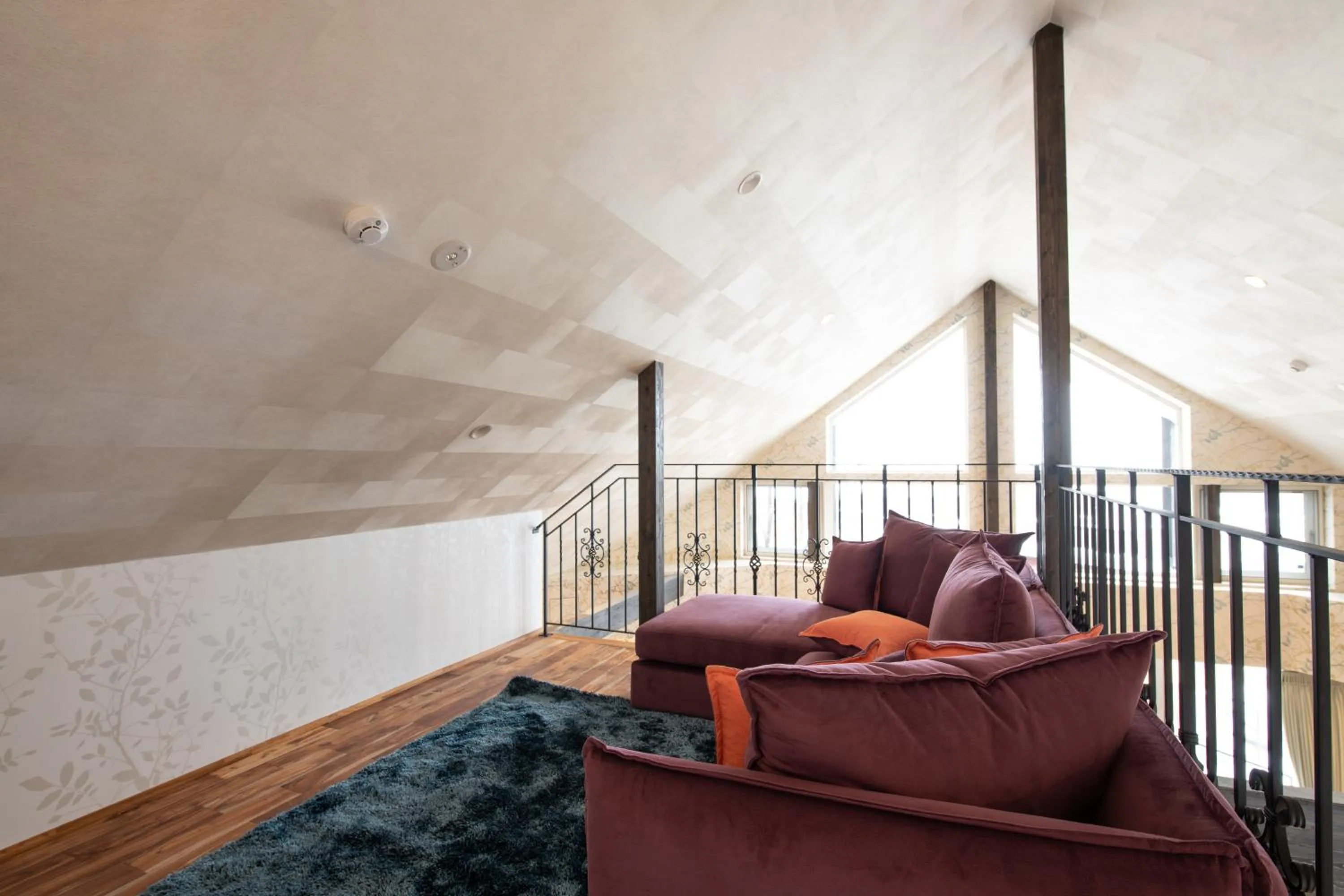 Living room in Kitsune House by H2 Life