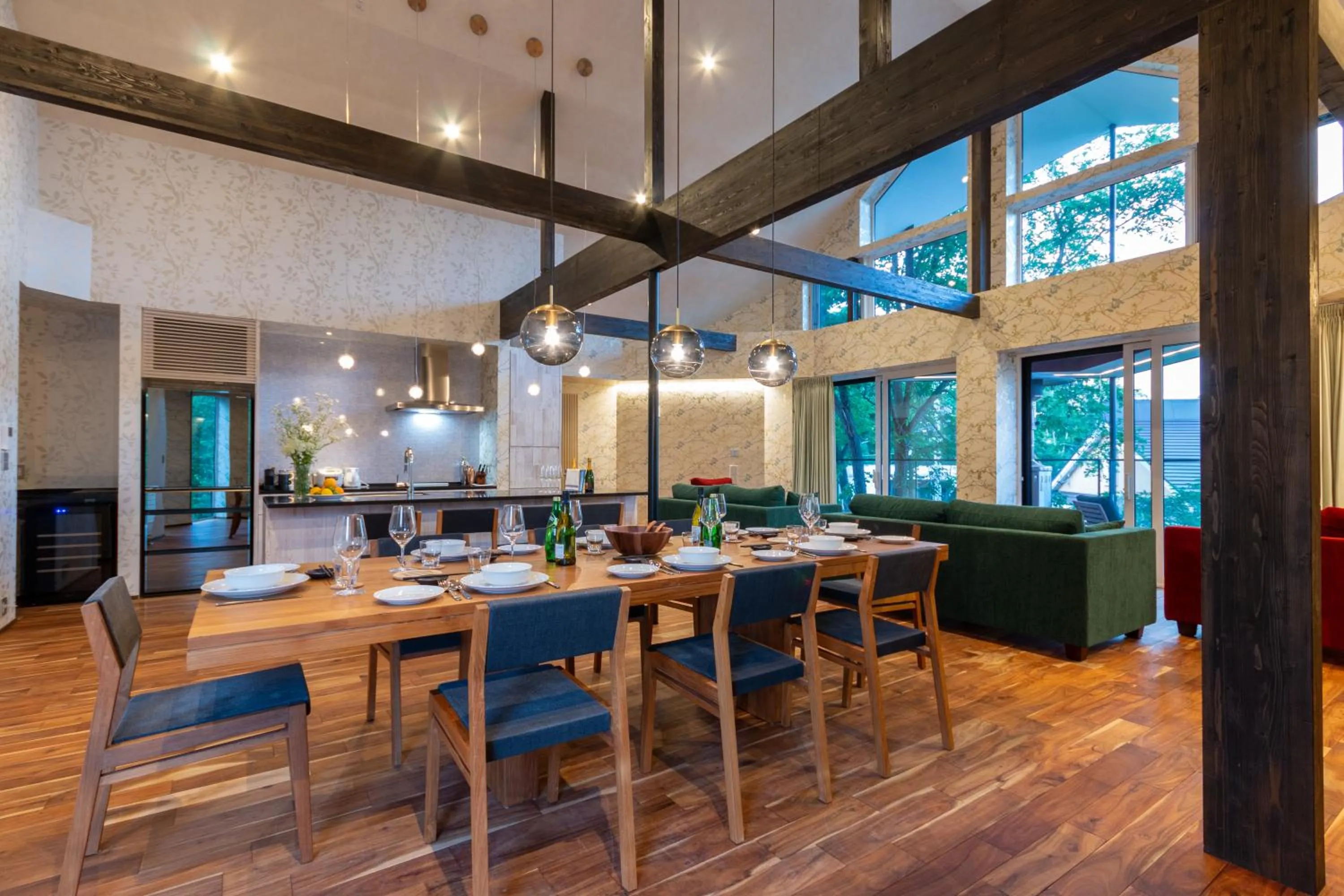 Dining area in Kitsune House by H2 Life