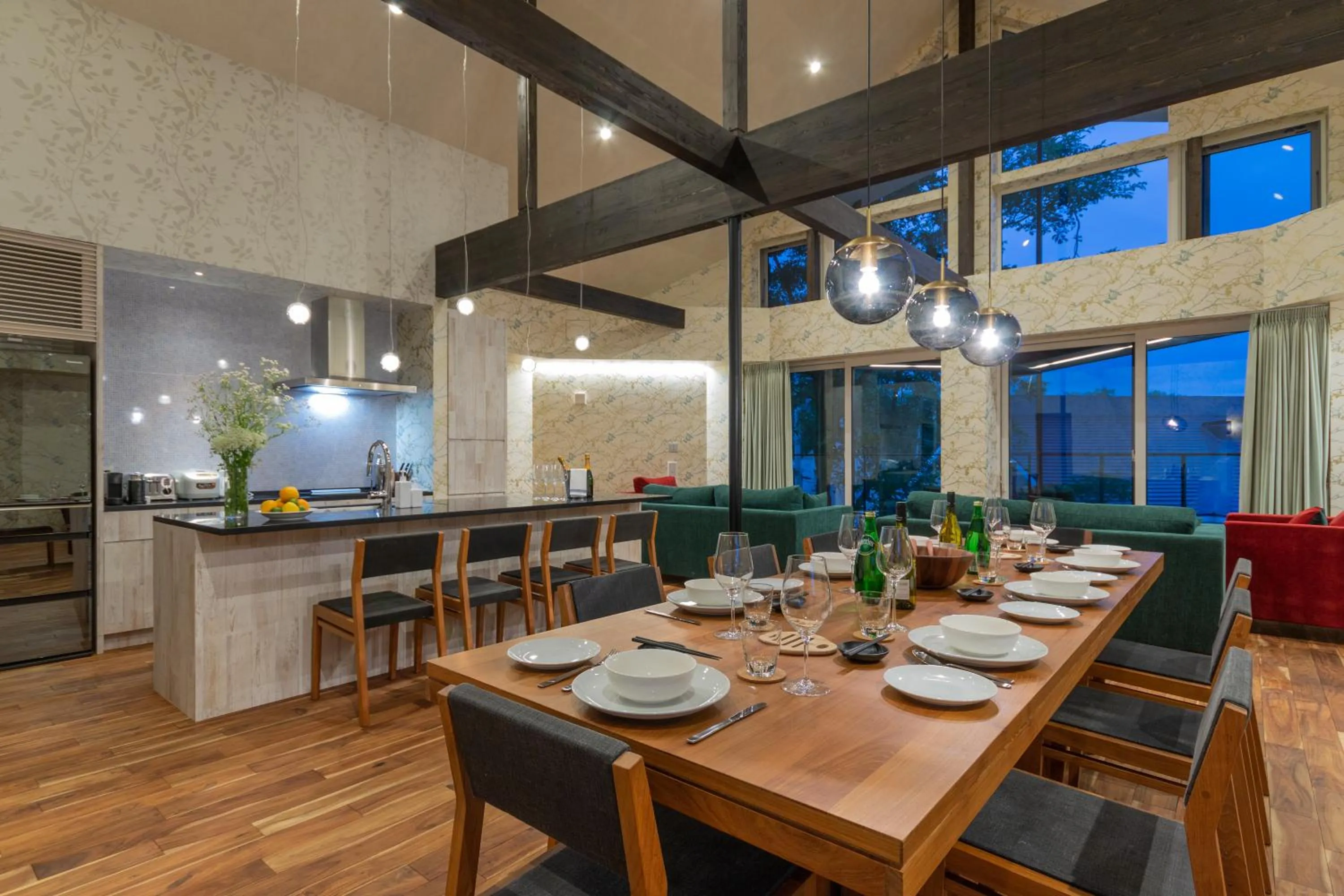 Dining area in Kitsune House by H2 Life