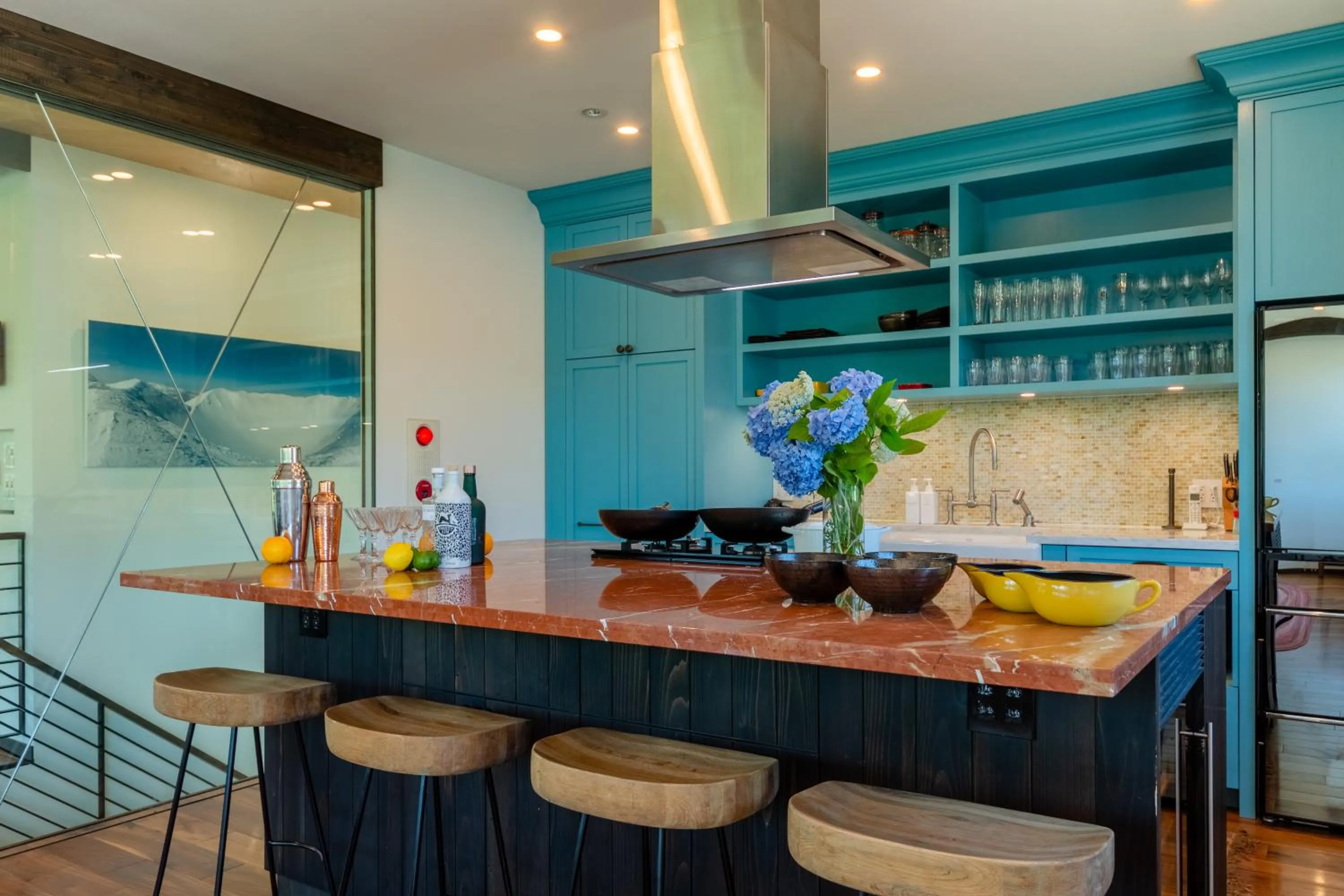 Kitchen or kitchenette in Gustav's Hideaway by H2 Life