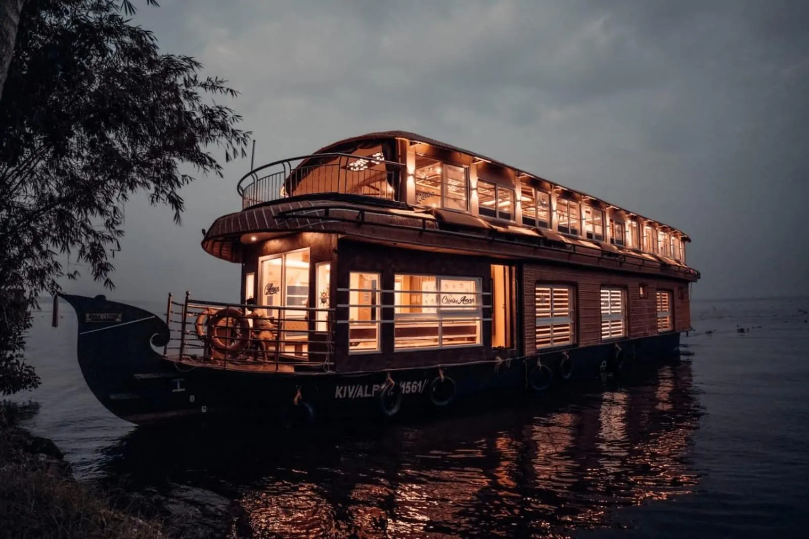 Property building in Cosy Premium Houseboats