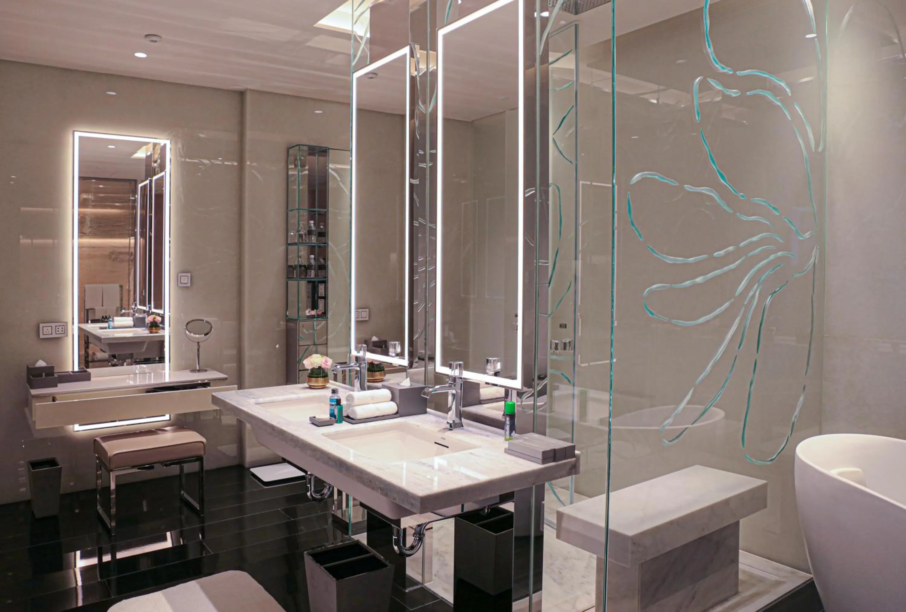 Bathroom in J Hotel, Shanghai Tower - Above All Else, Overlooking the Bund