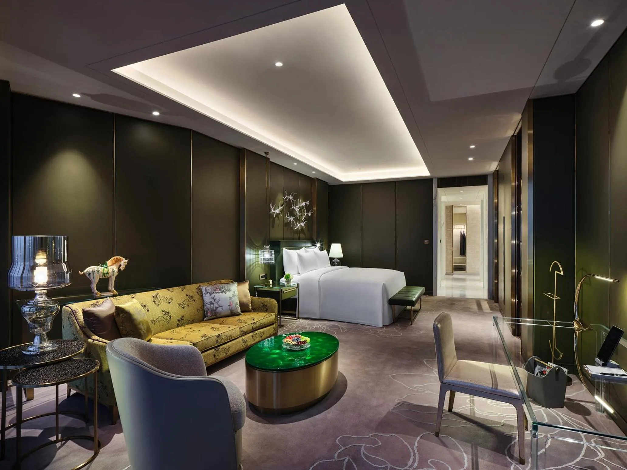 Photo of the whole room in J Hotel, Shanghai Tower - Above All Else, Overlooking the Bund