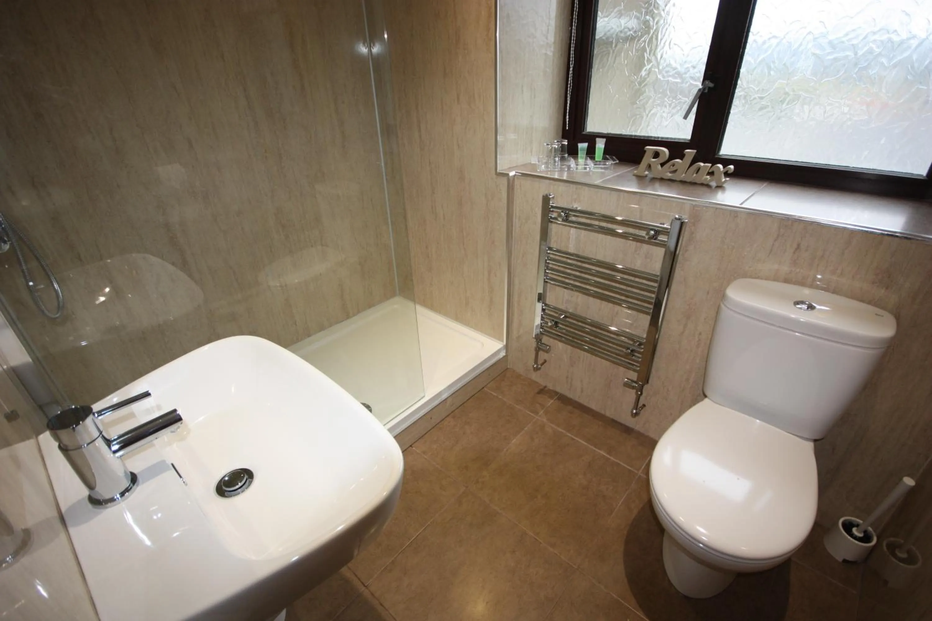 Photo of the whole room in The Strathmore