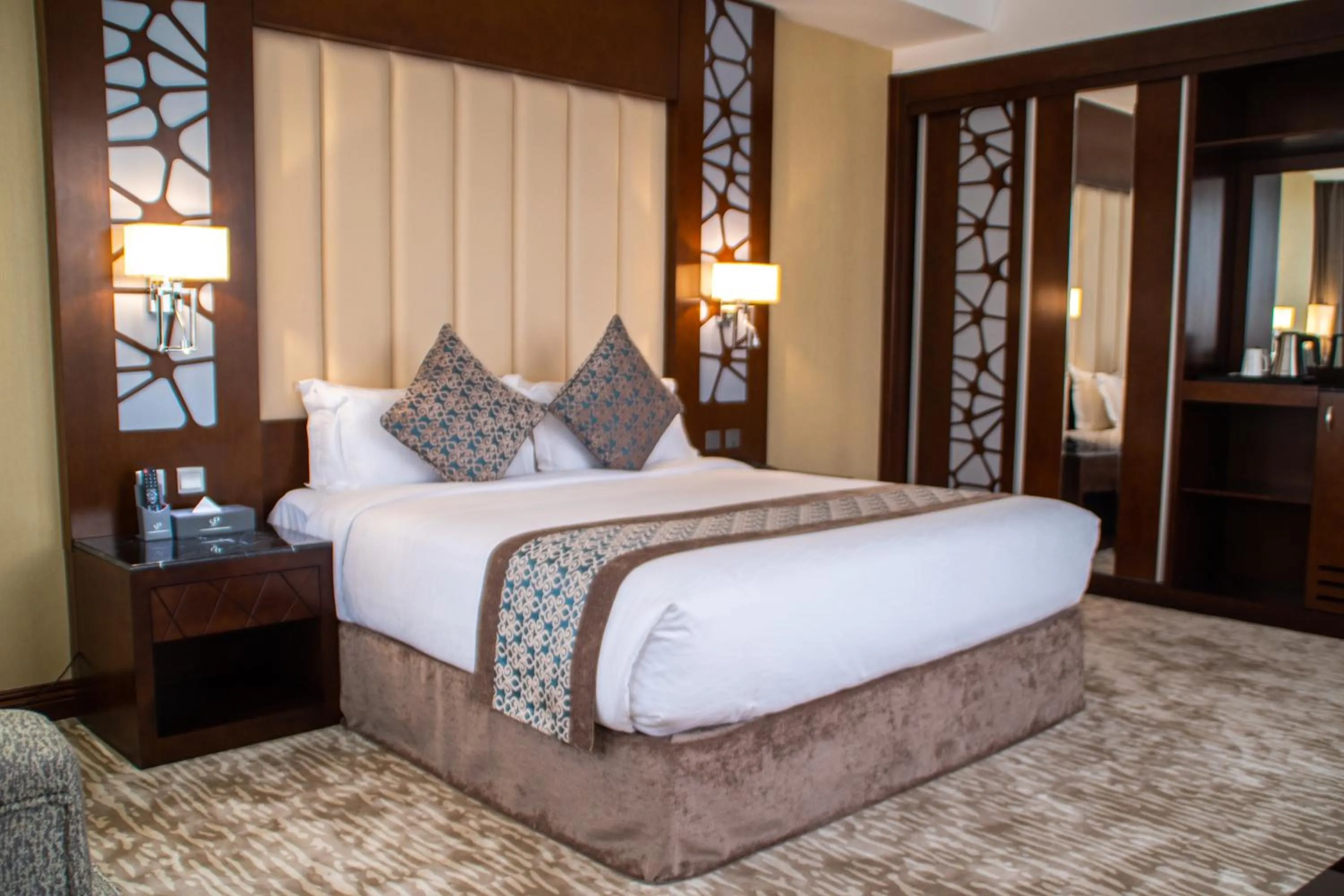 Bed in Sarwat Park Hotel