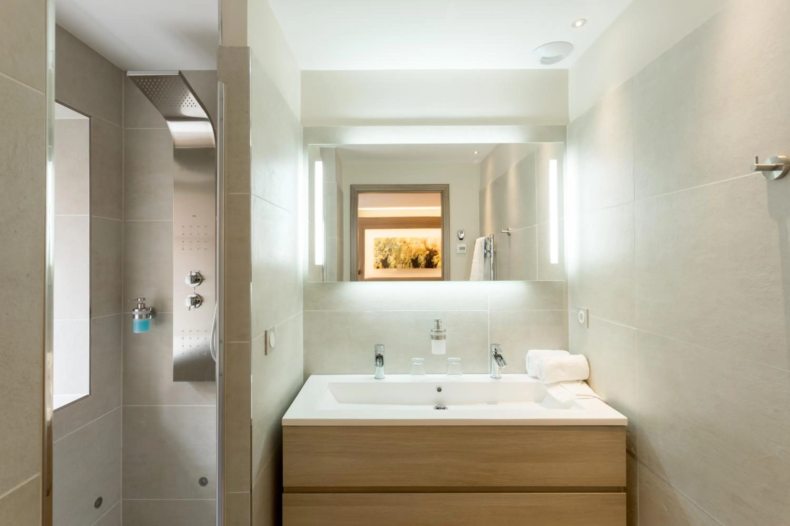 Bathroom, Bed in Les chambres du domaine
