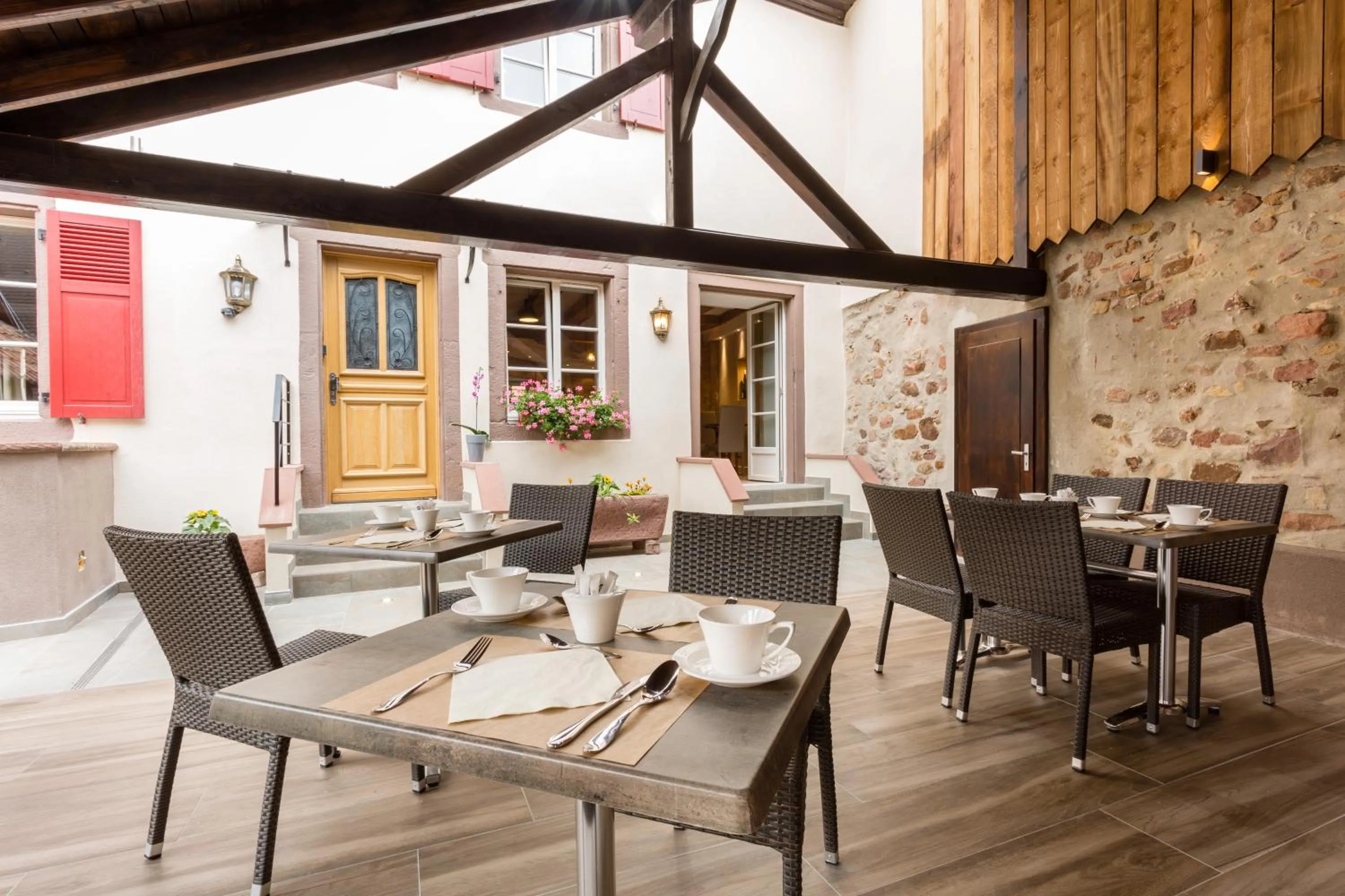 Property building in Les chambres du domaine