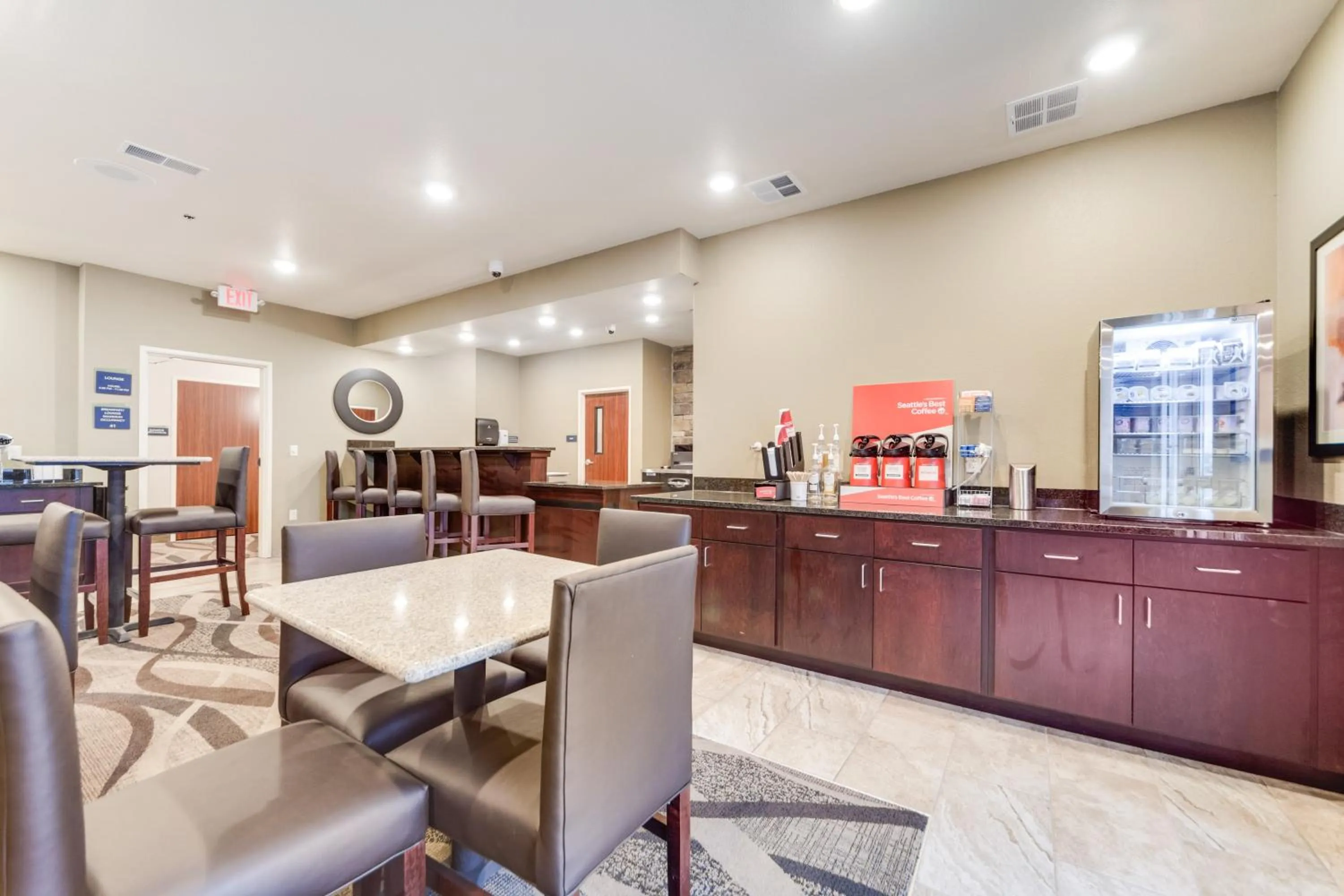 Breakfast in Cobblestone Hotel & Suites - Cozad