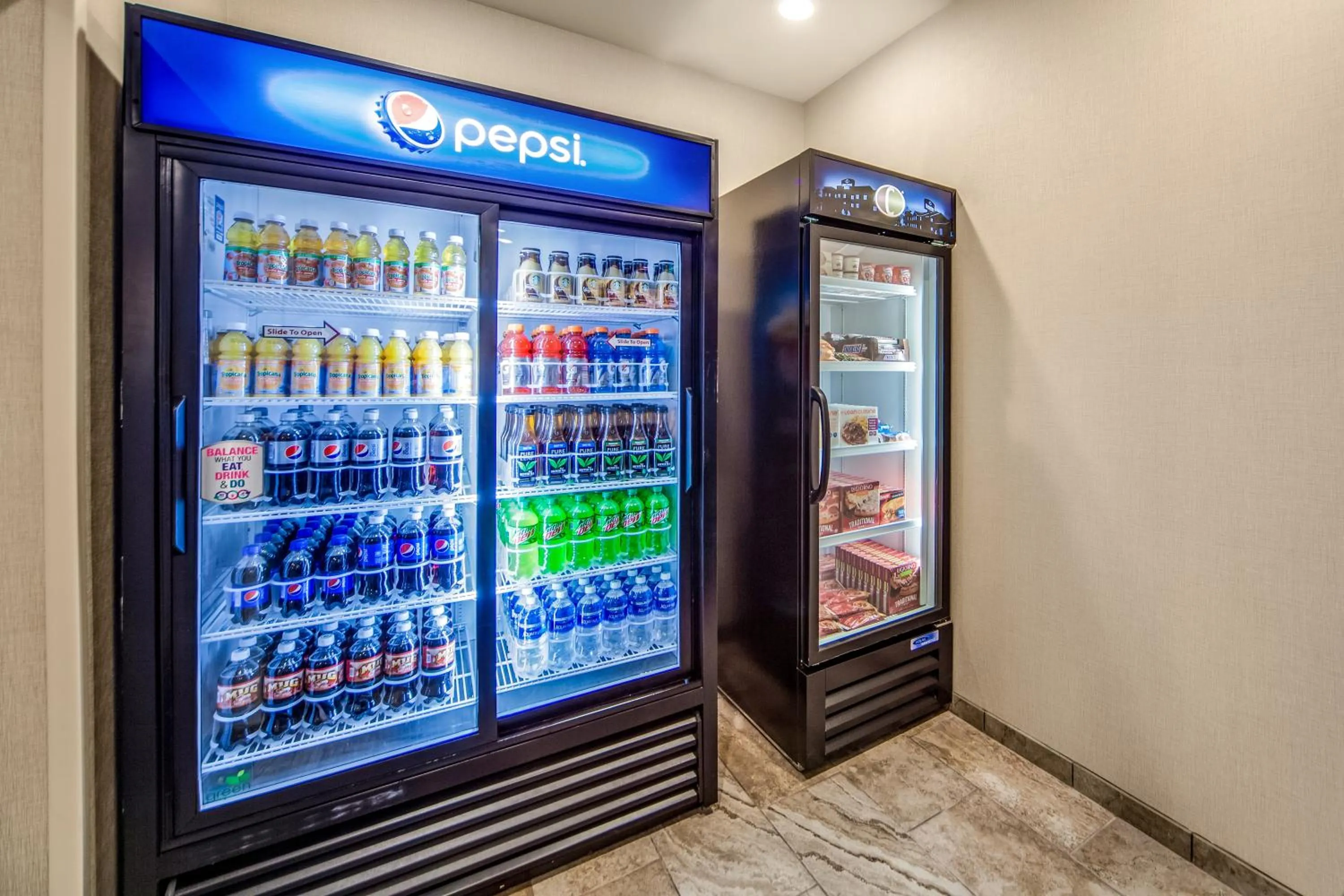 On-site shops in Cobblestone Hotel & Suites - Cozad