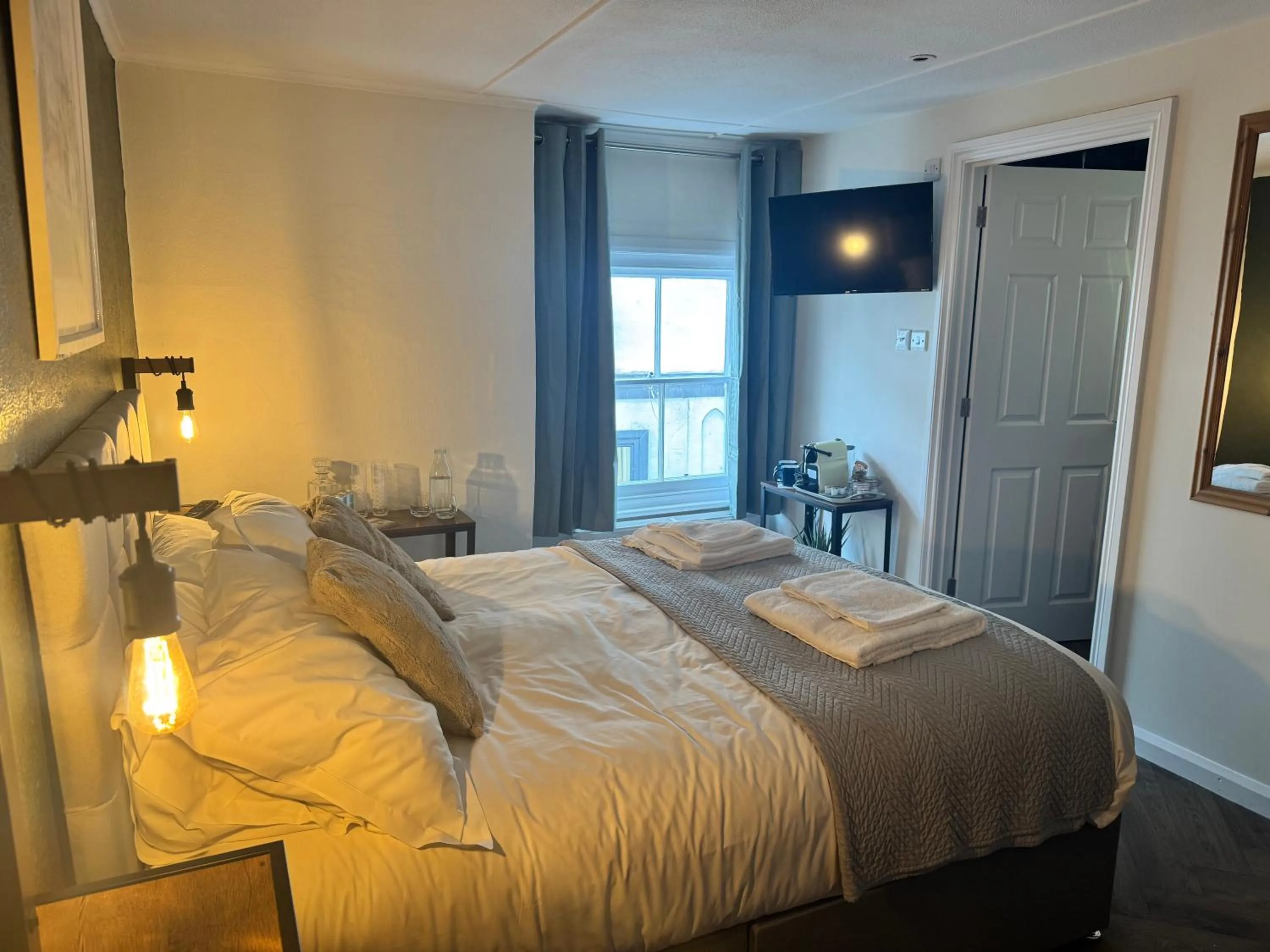 Bed in The London Inn