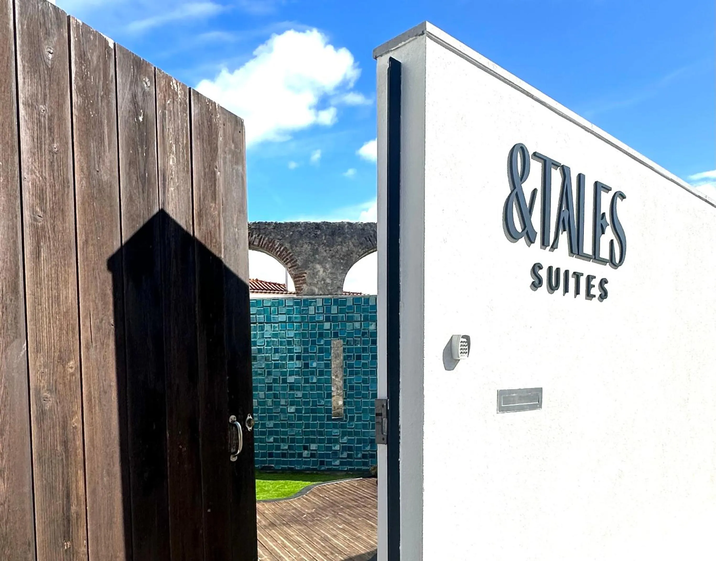 Property logo or sign in &Tales Suites - Óbidos