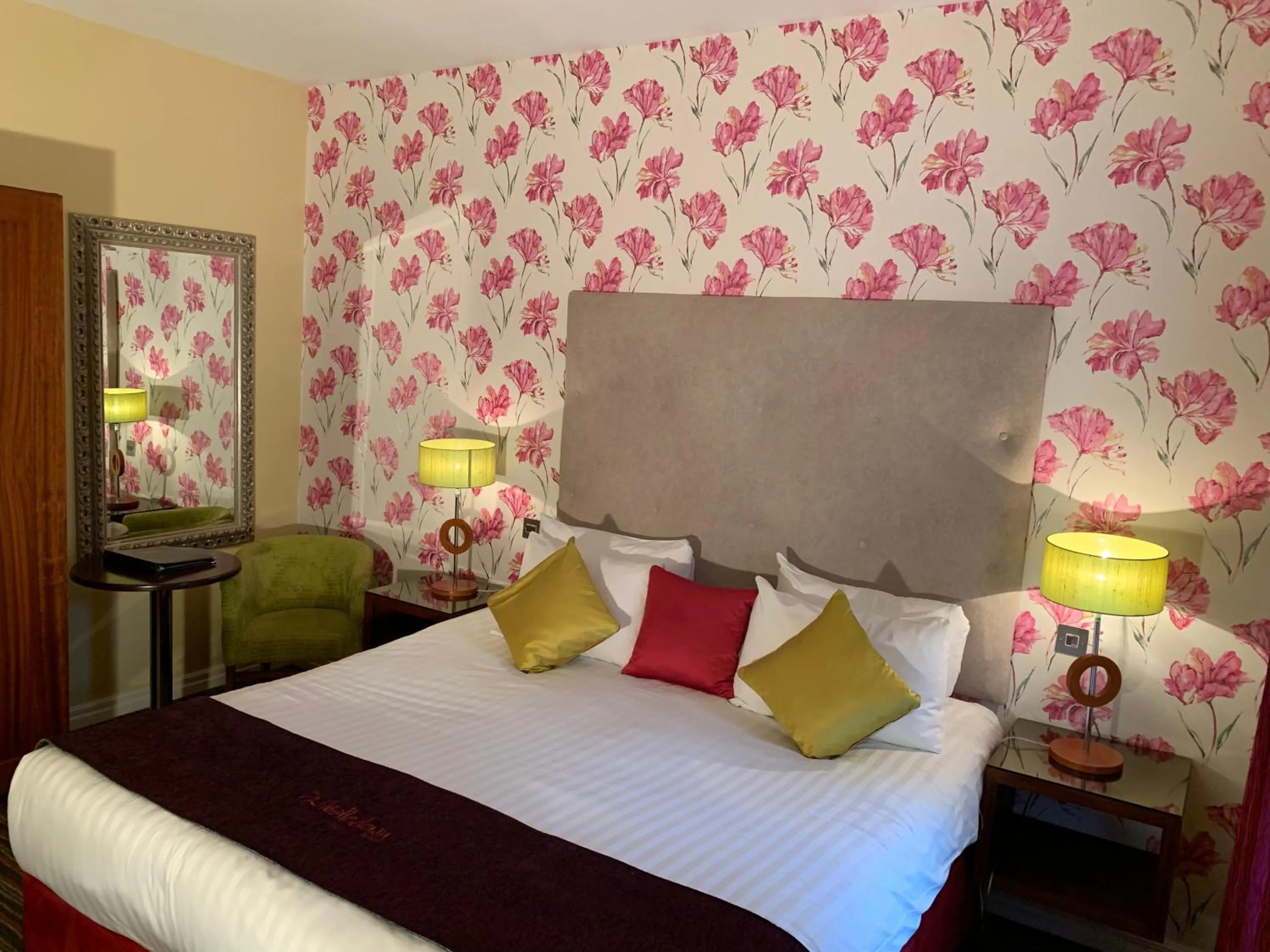 Bedroom, Bed in The Whistledown Hotel