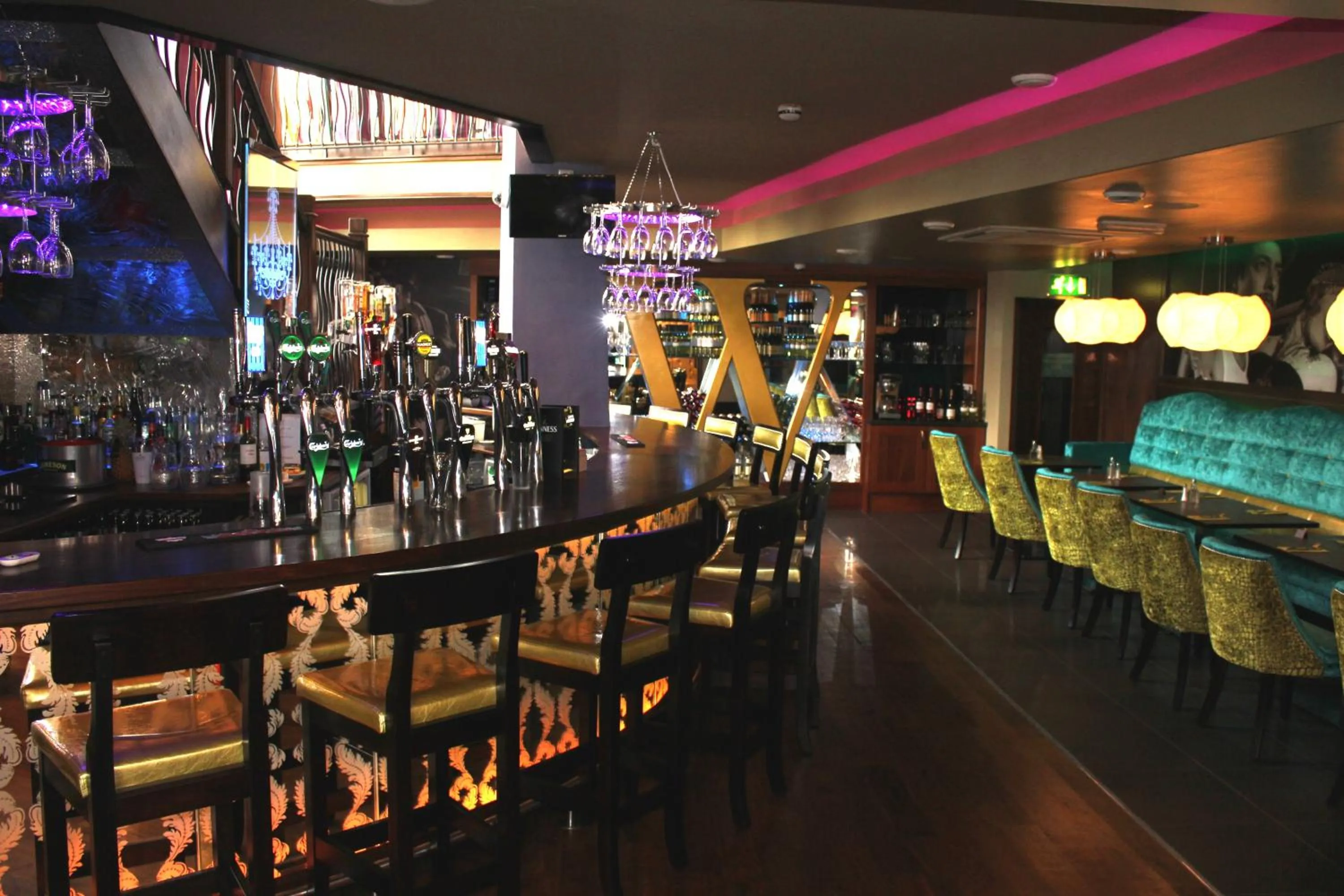 Lounge or bar in The Whistledown Hotel