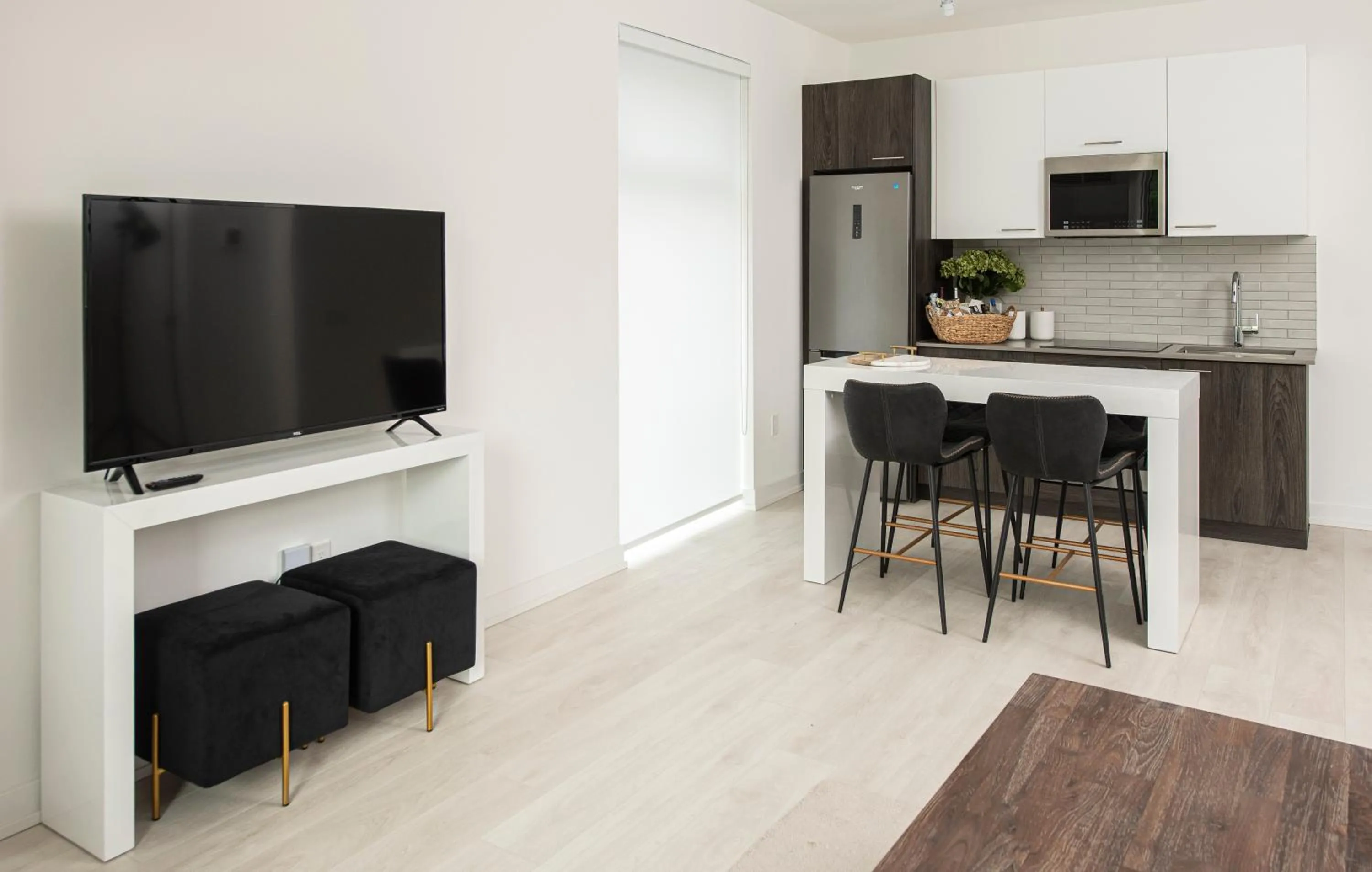 Communal lounge/ TV room in Muskoka Bay Resort