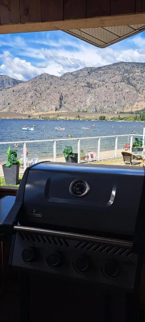 BBQ facilities in Richter Pass Beach Resort