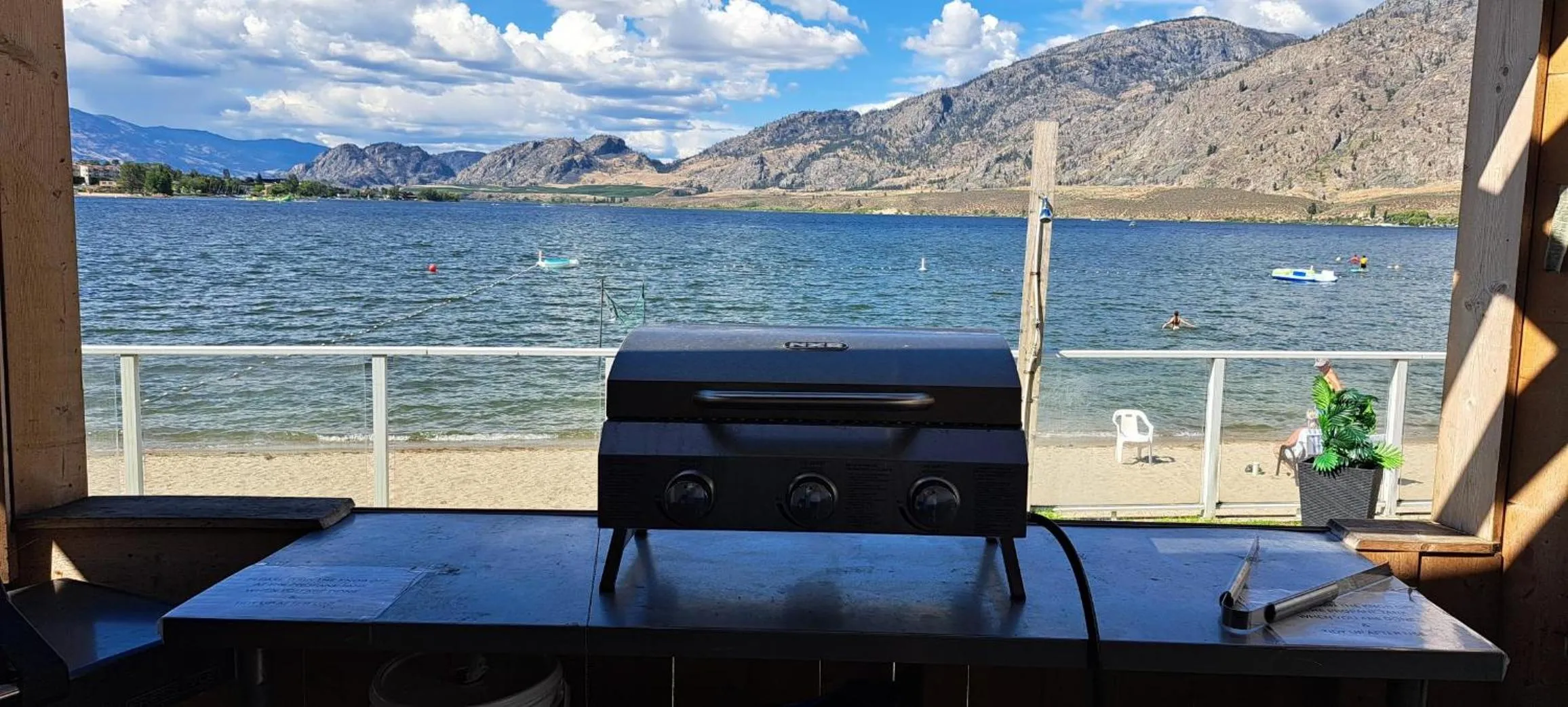 BBQ facilities in Richter Pass Beach Resort
