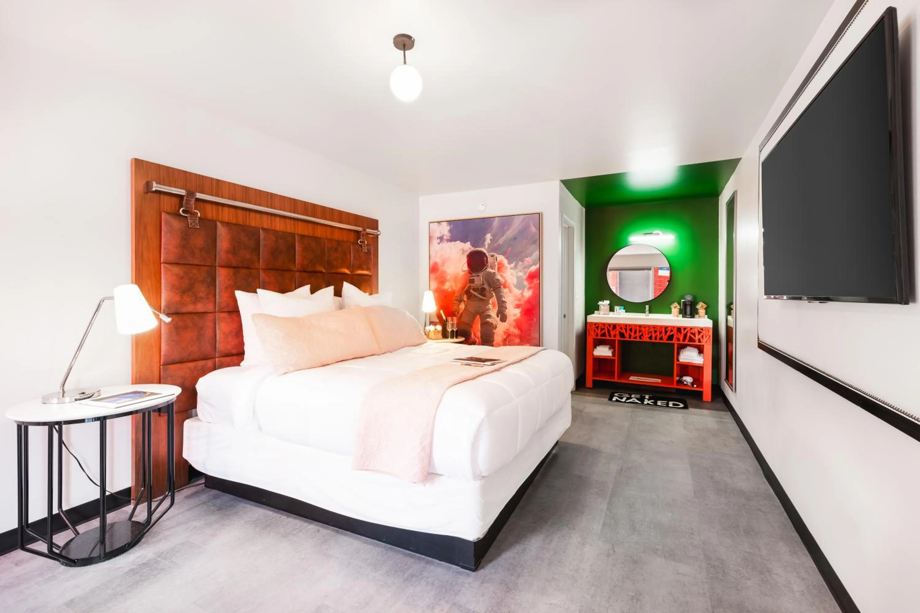 Bed in Heights House Hotel - Houston Heights Downtown, an Ascend Collection Hotel