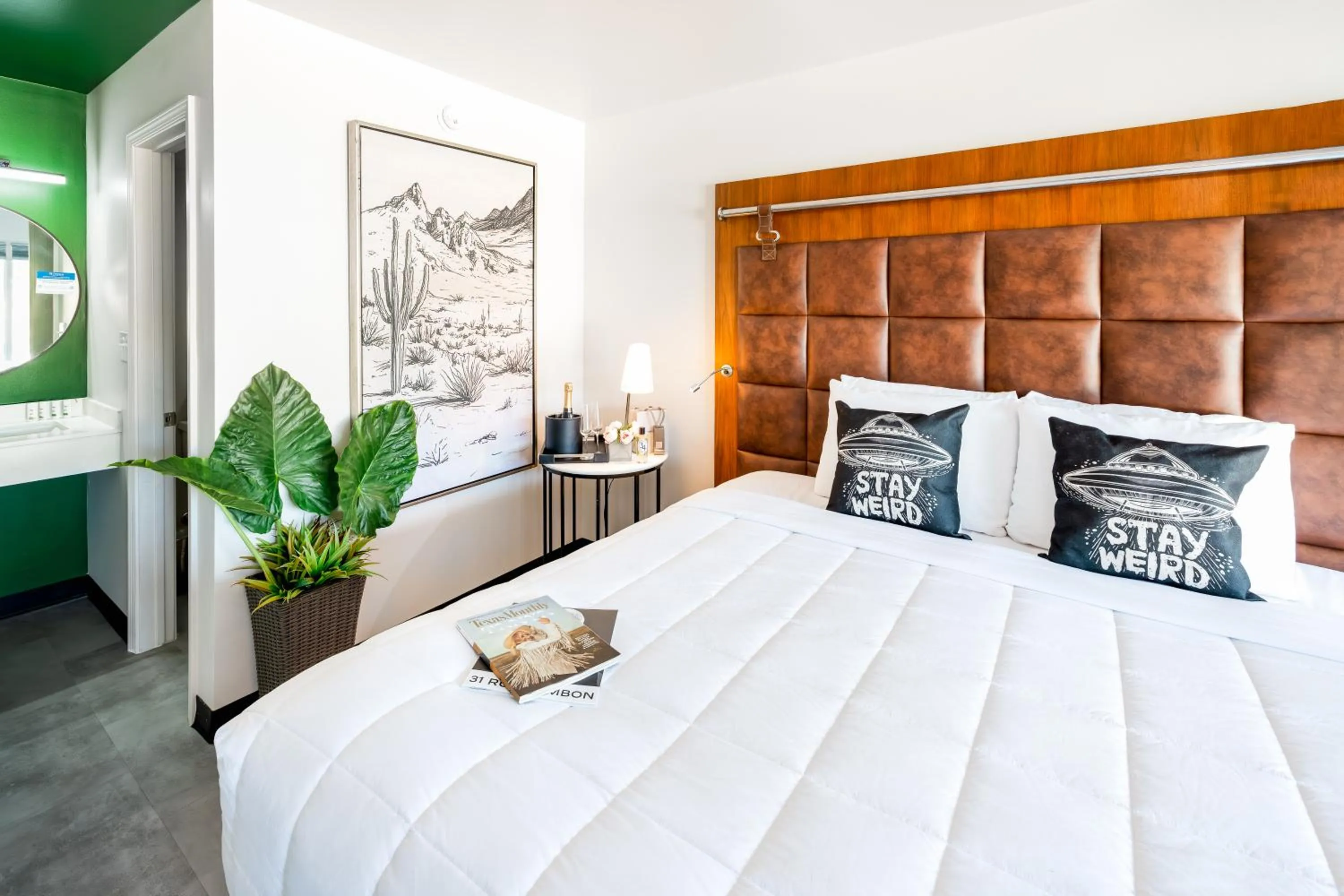 Bed in Heights House Hotel - Houston Heights Downtown, an Ascend Collection Hotel