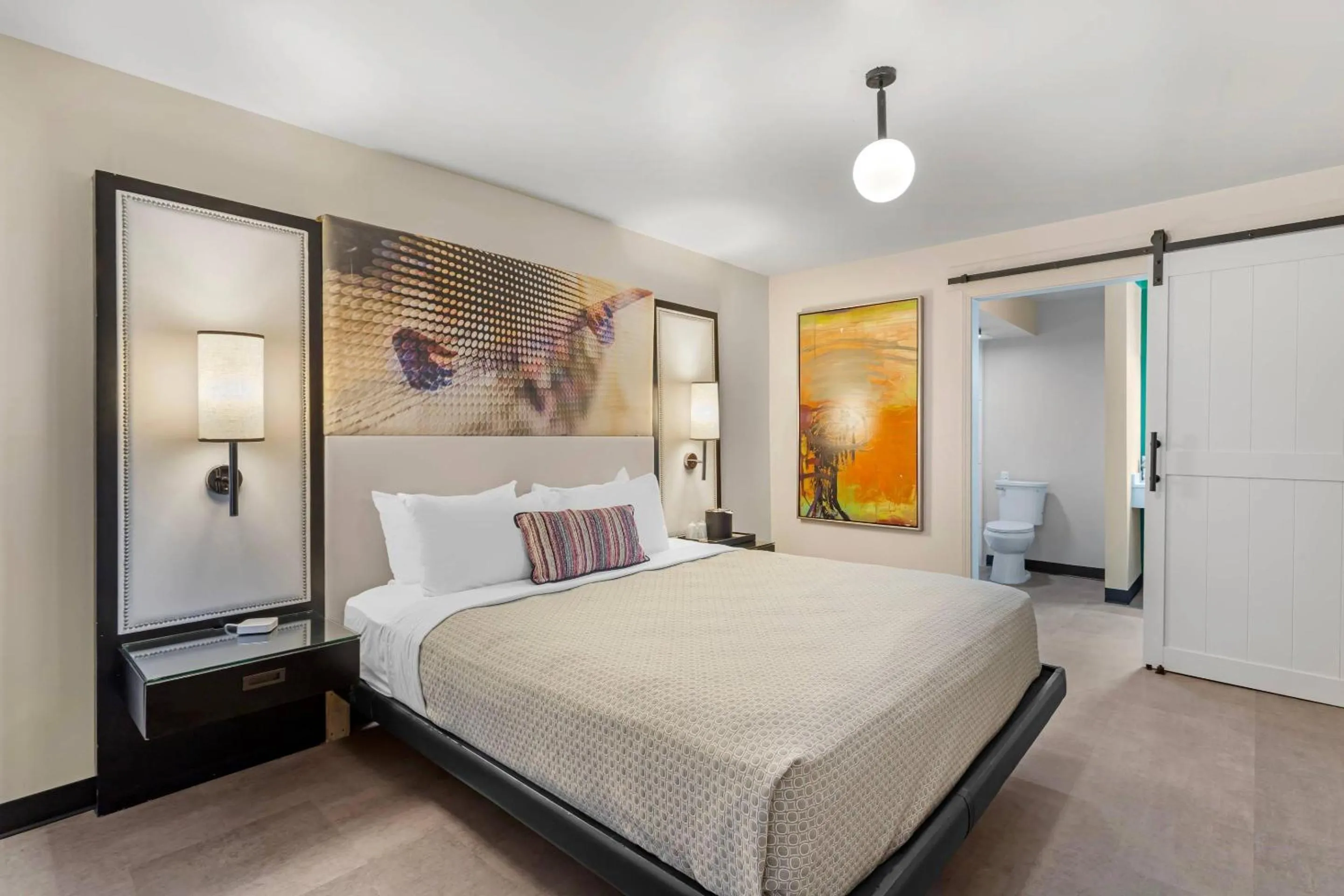 Bedroom, Bed in Heights House Hotel - Houston Heights Downtown, an Ascend Collection Hotel