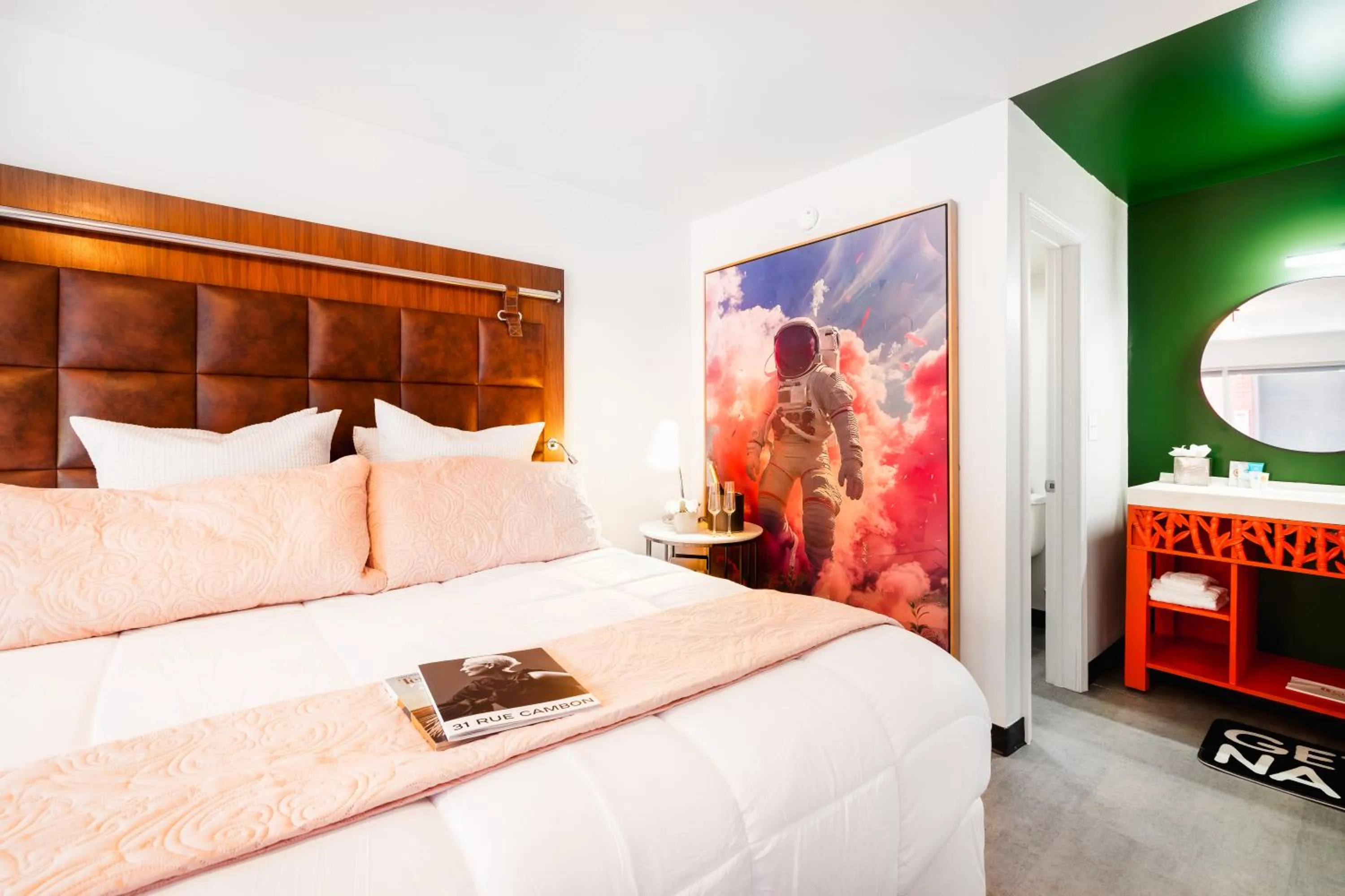 Bed in Heights House Hotel - Houston Heights Downtown, an Ascend Collection Hotel