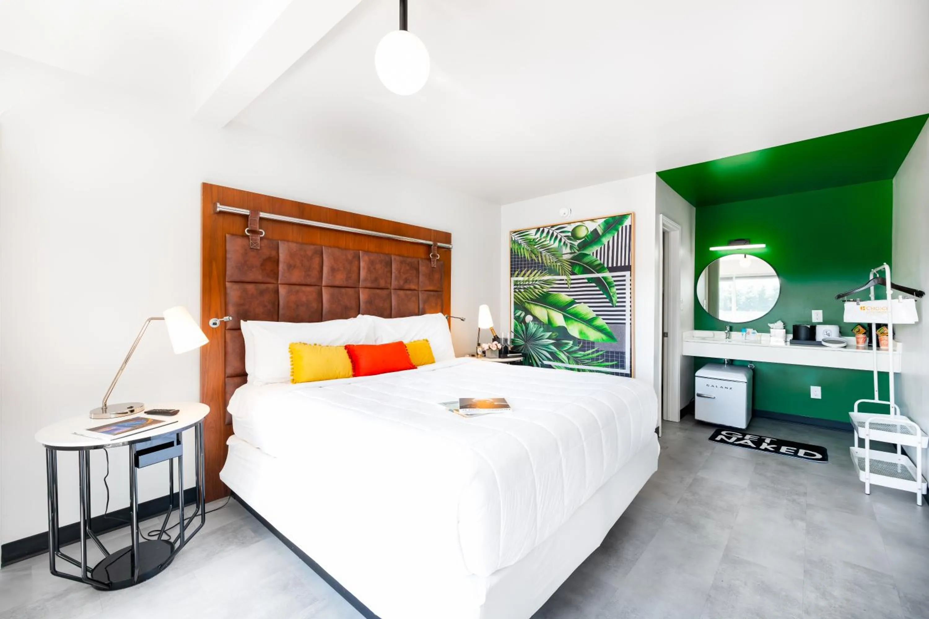 Bed in Heights House Hotel - Houston Heights Downtown, an Ascend Collection Hotel