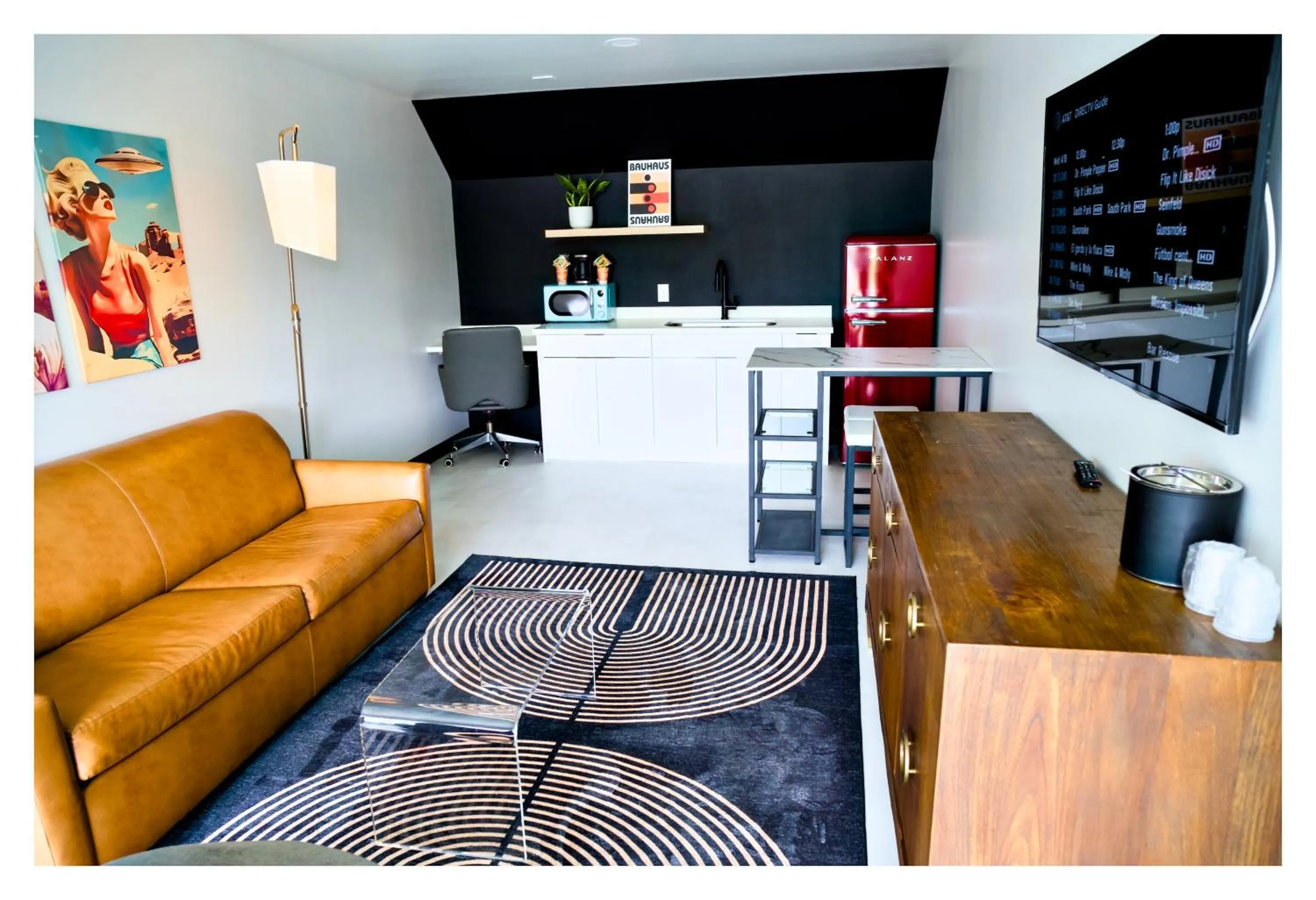 Kitchen or kitchenette in Heights House Hotel - Houston Heights Downtown, an Ascend Collection Hotel