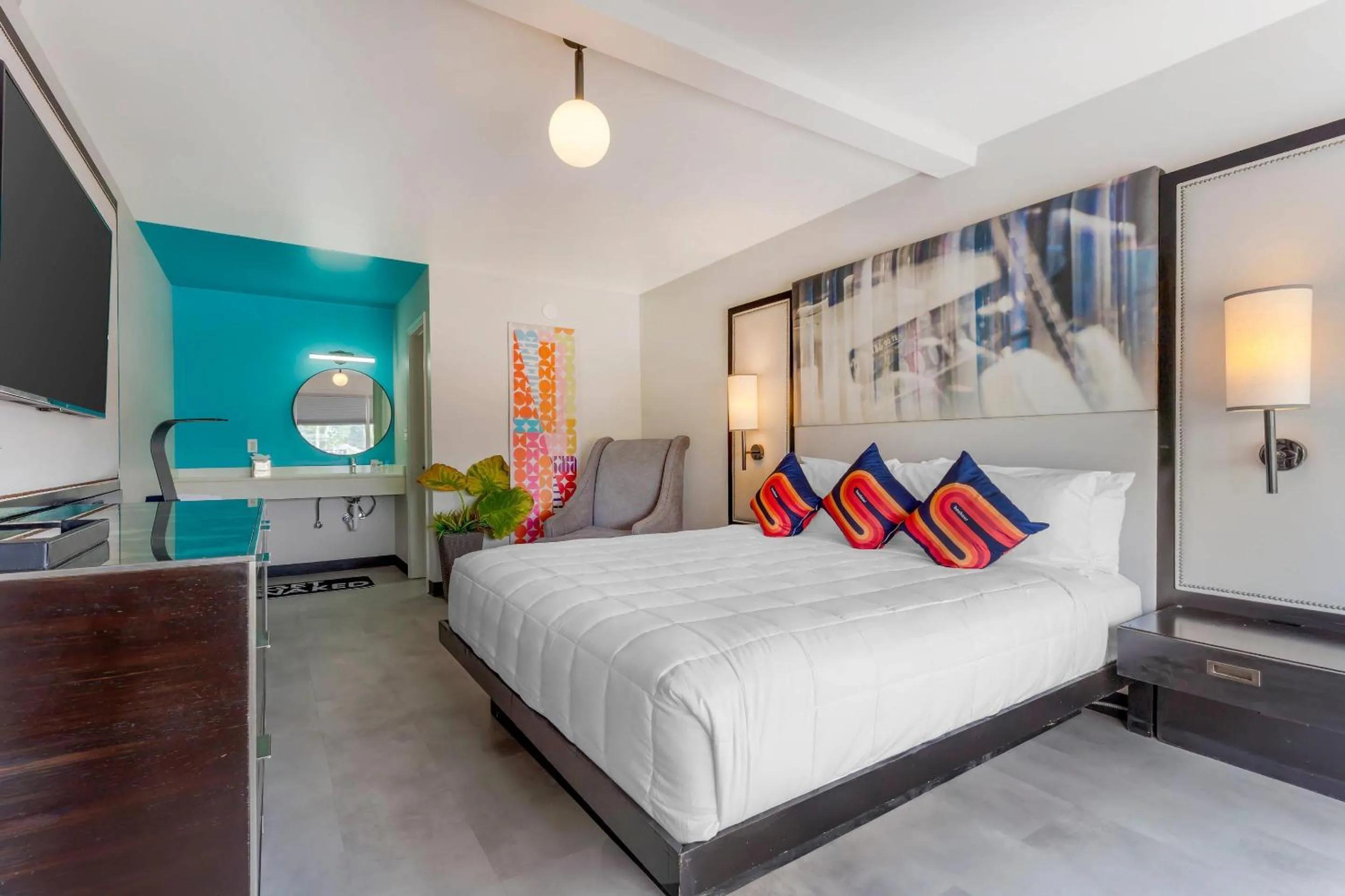 Bedroom, Bed in Heights House Hotel - Houston Heights Downtown, an Ascend Collection Hotel