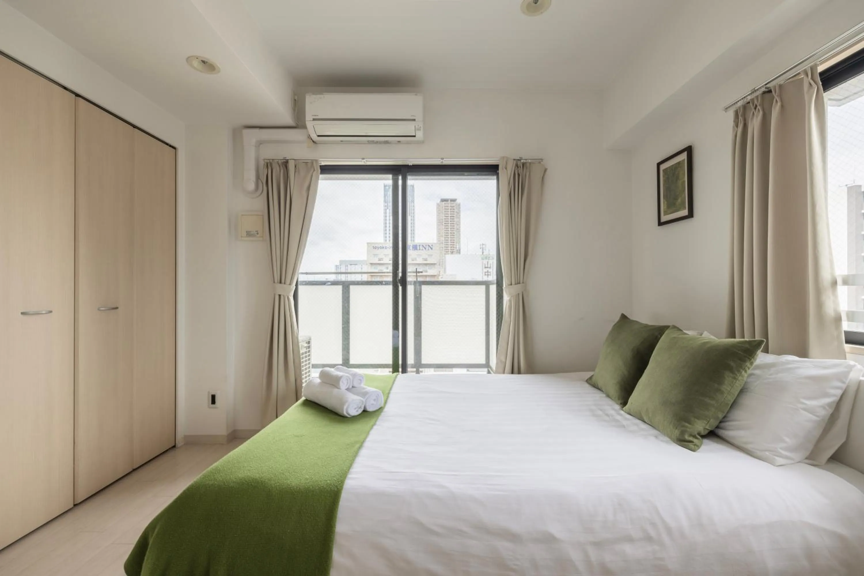 Bed in Prendre Namba AFP Apartment