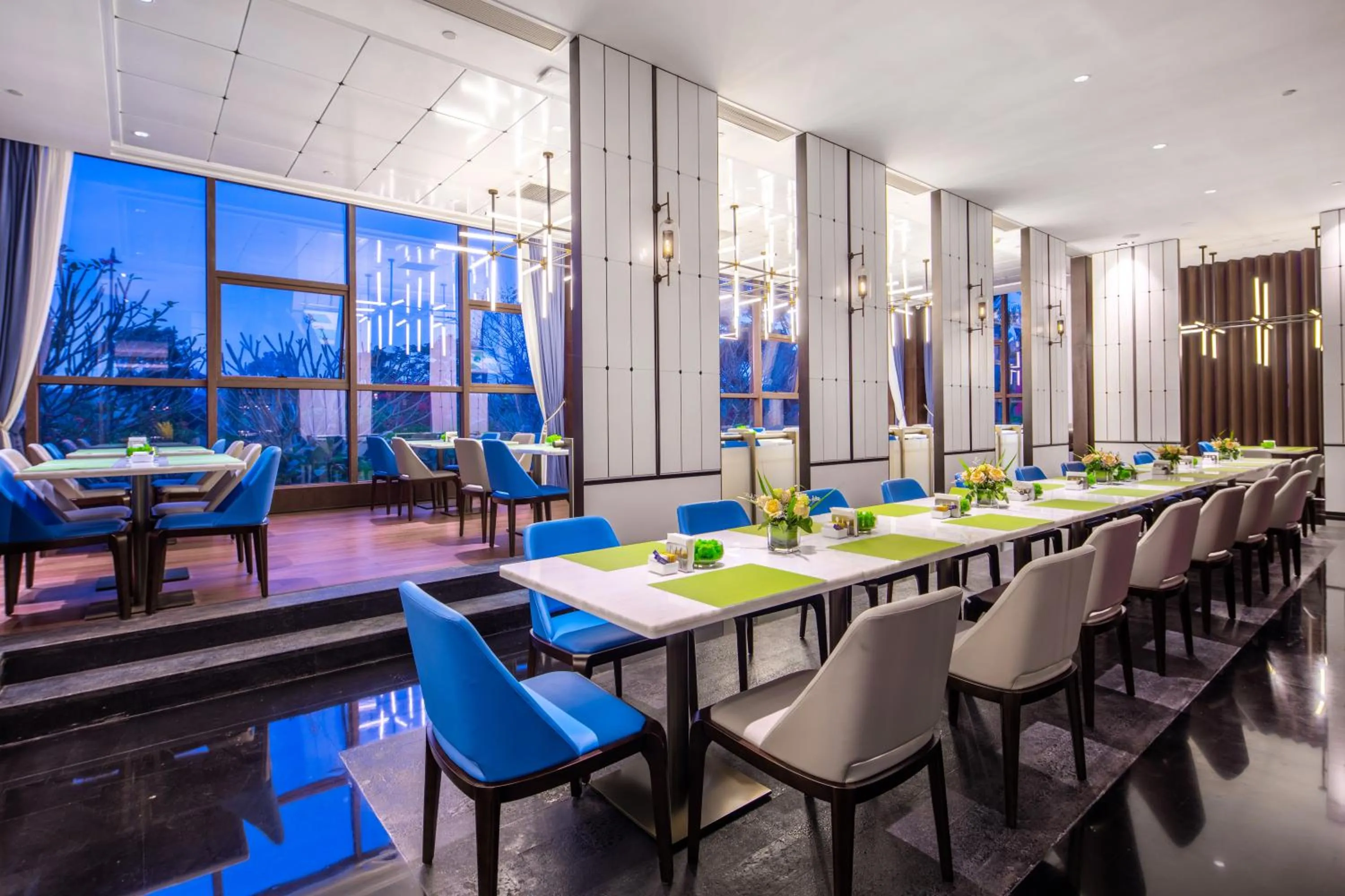 Restaurant/places to eat in Hampton by Hilton Nanhai Haikou