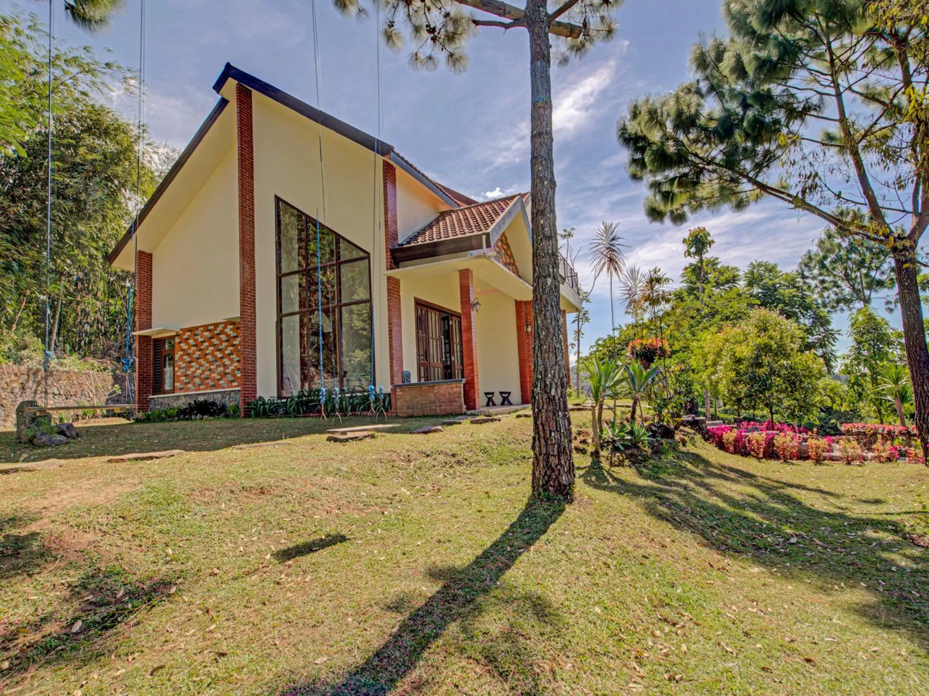 Garden in Hotel O Villa Inn App Trawas Bintaro Syariah