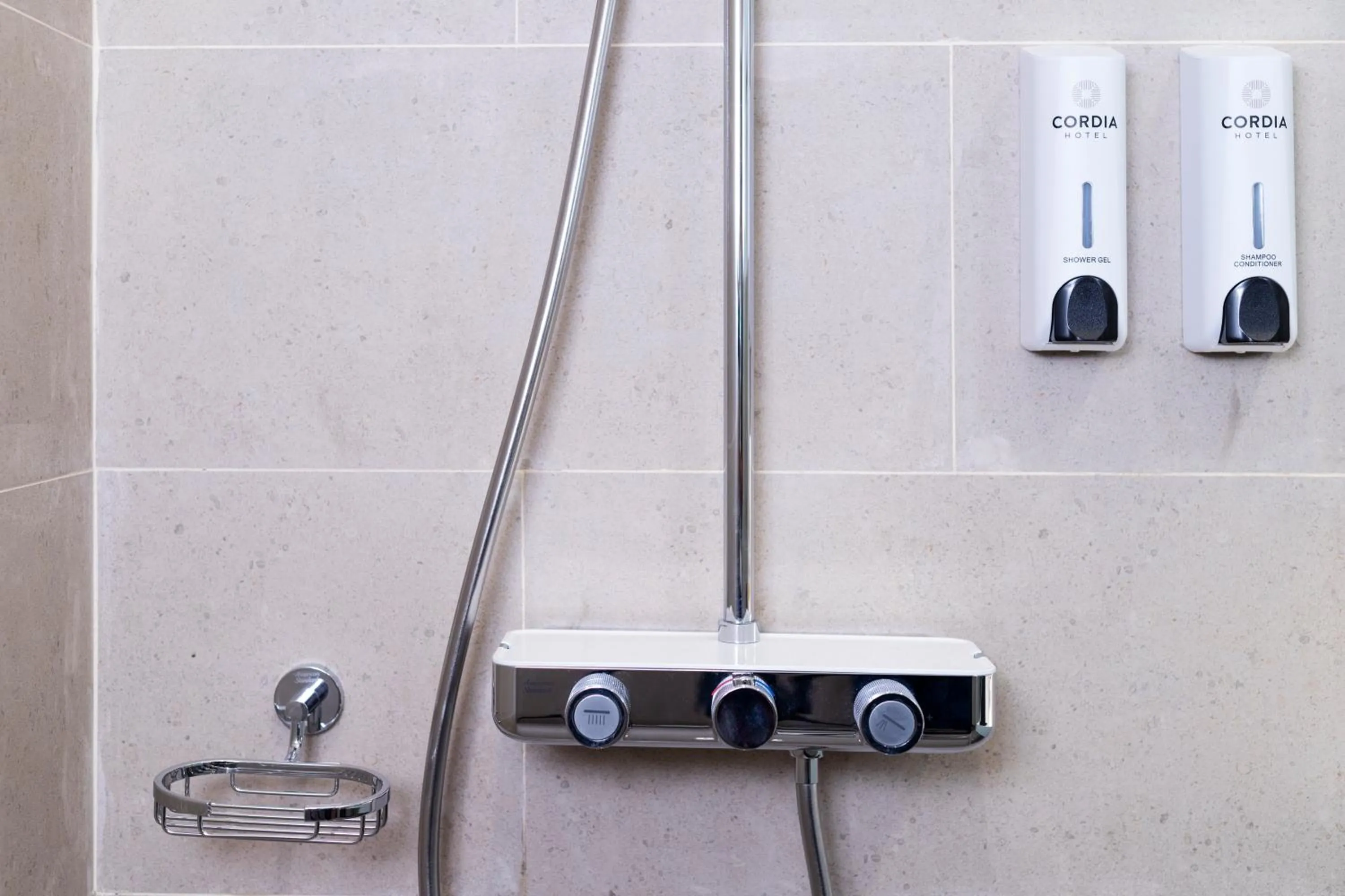 Shower in Cordia Hotel Yogyakarta - Hotel Dalam Bandara