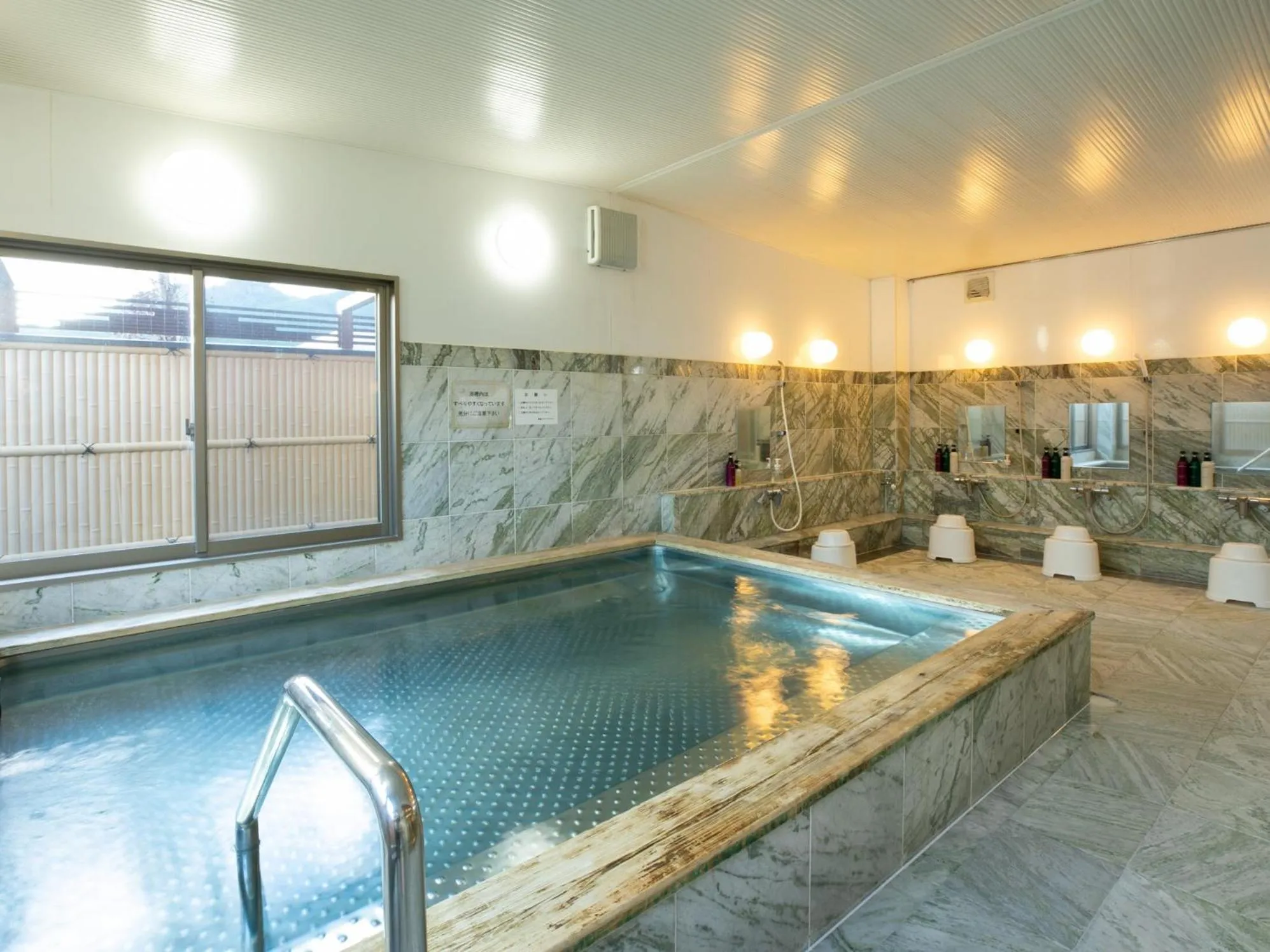 Public Bath in Maizuru Grand Hotel