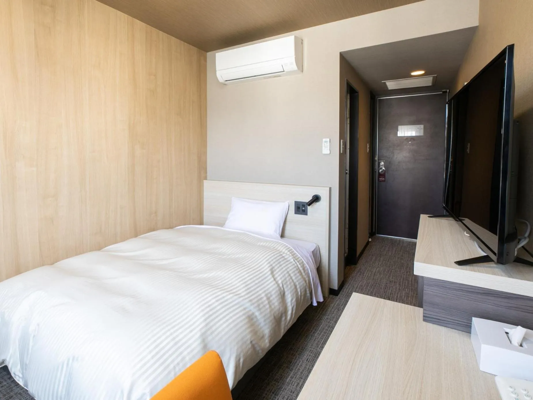 Bed in Maizuru Grand Hotel