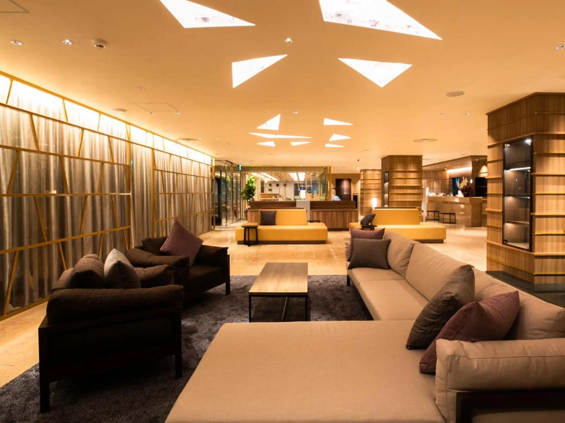 Lobby or reception in Maizuru Grand Hotel