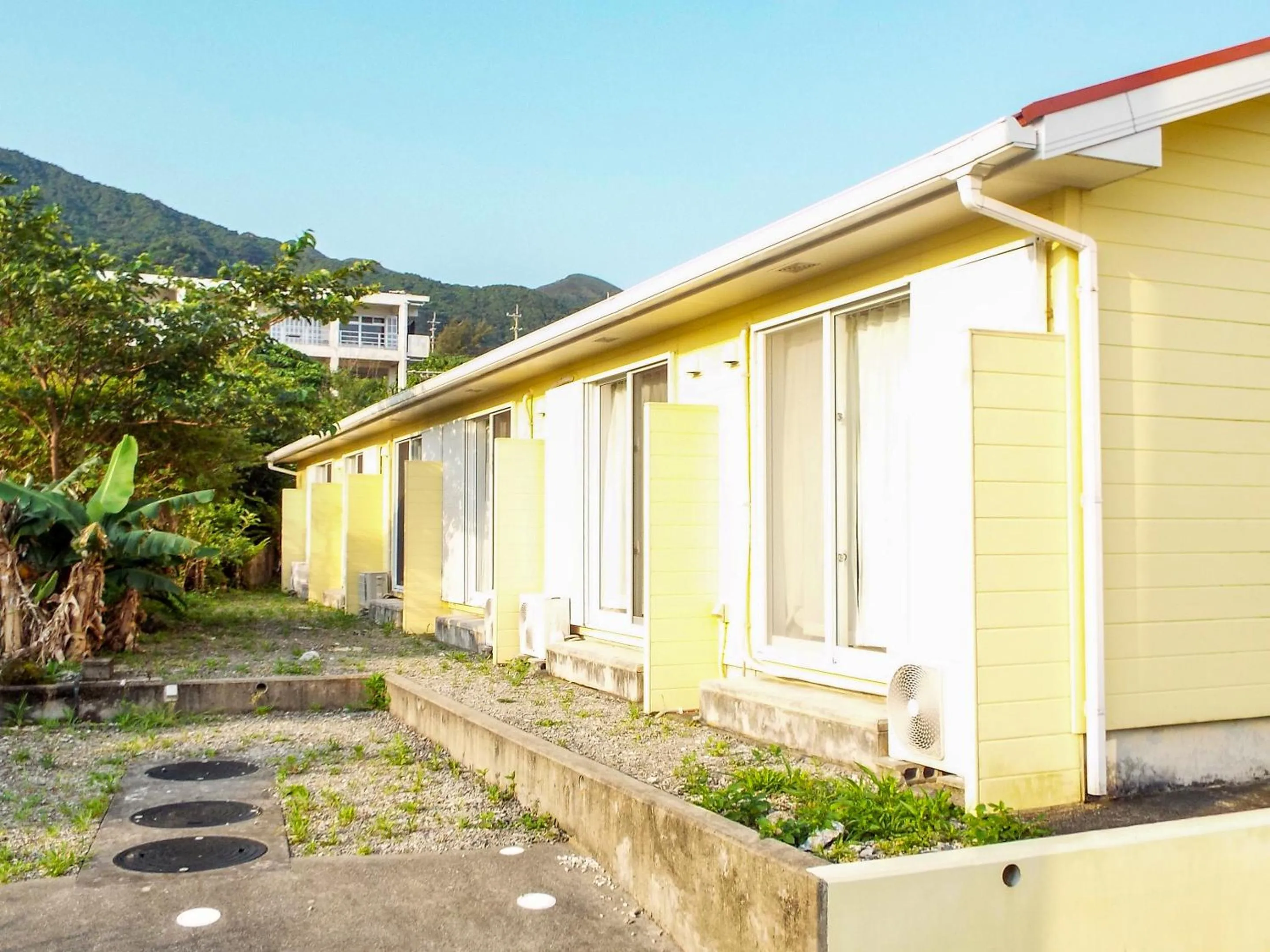 Property building in AsobiBASE Yamabare-House