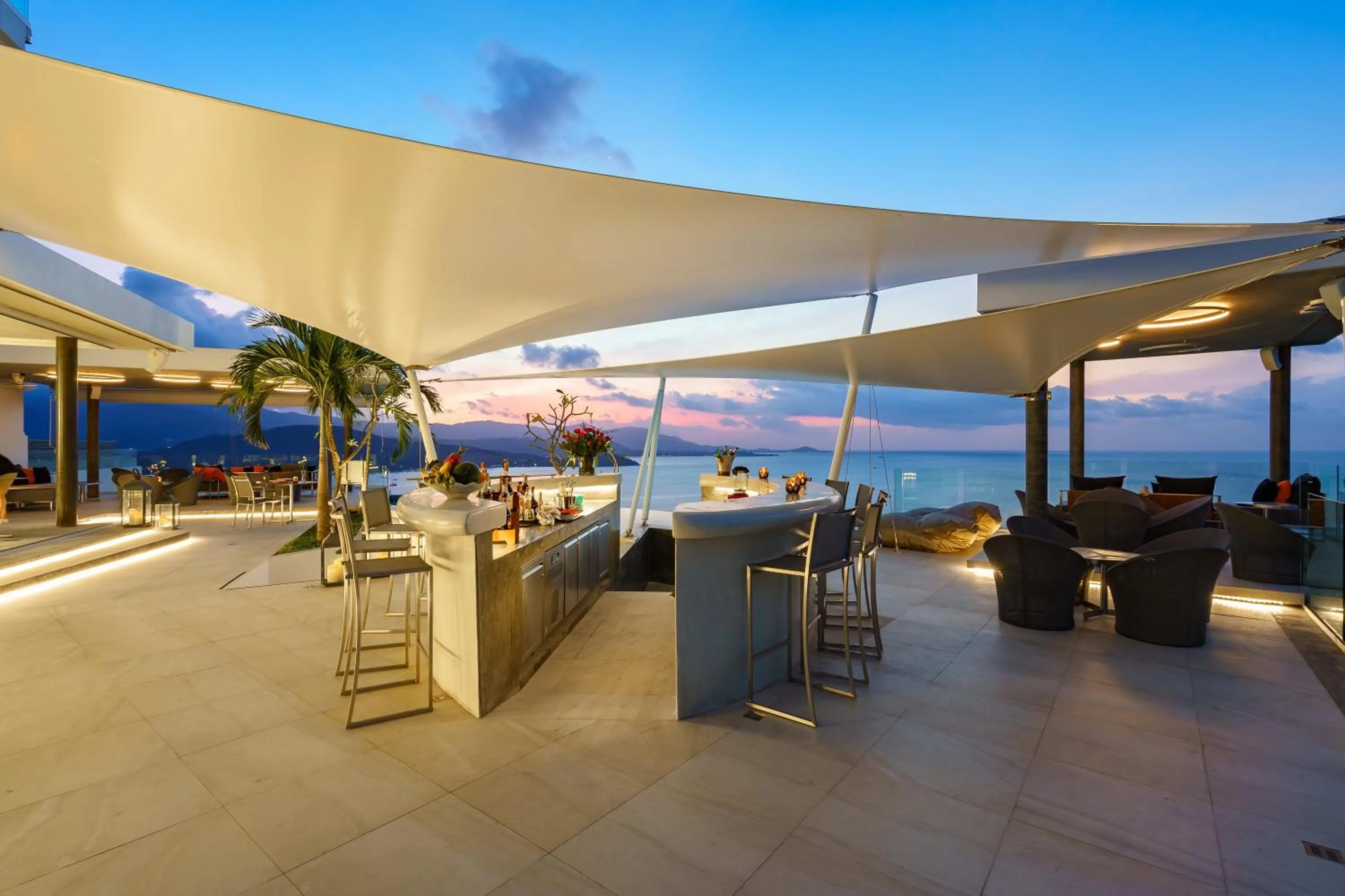 Restaurant/places to eat in UniQue BoutiQue Resort