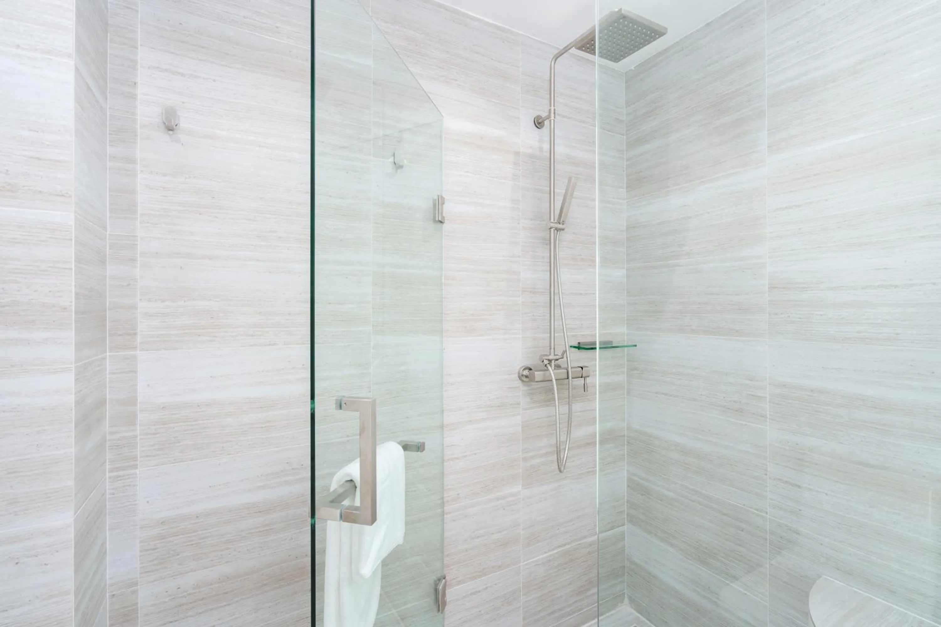 Shower in UniQue BoutiQue Resort