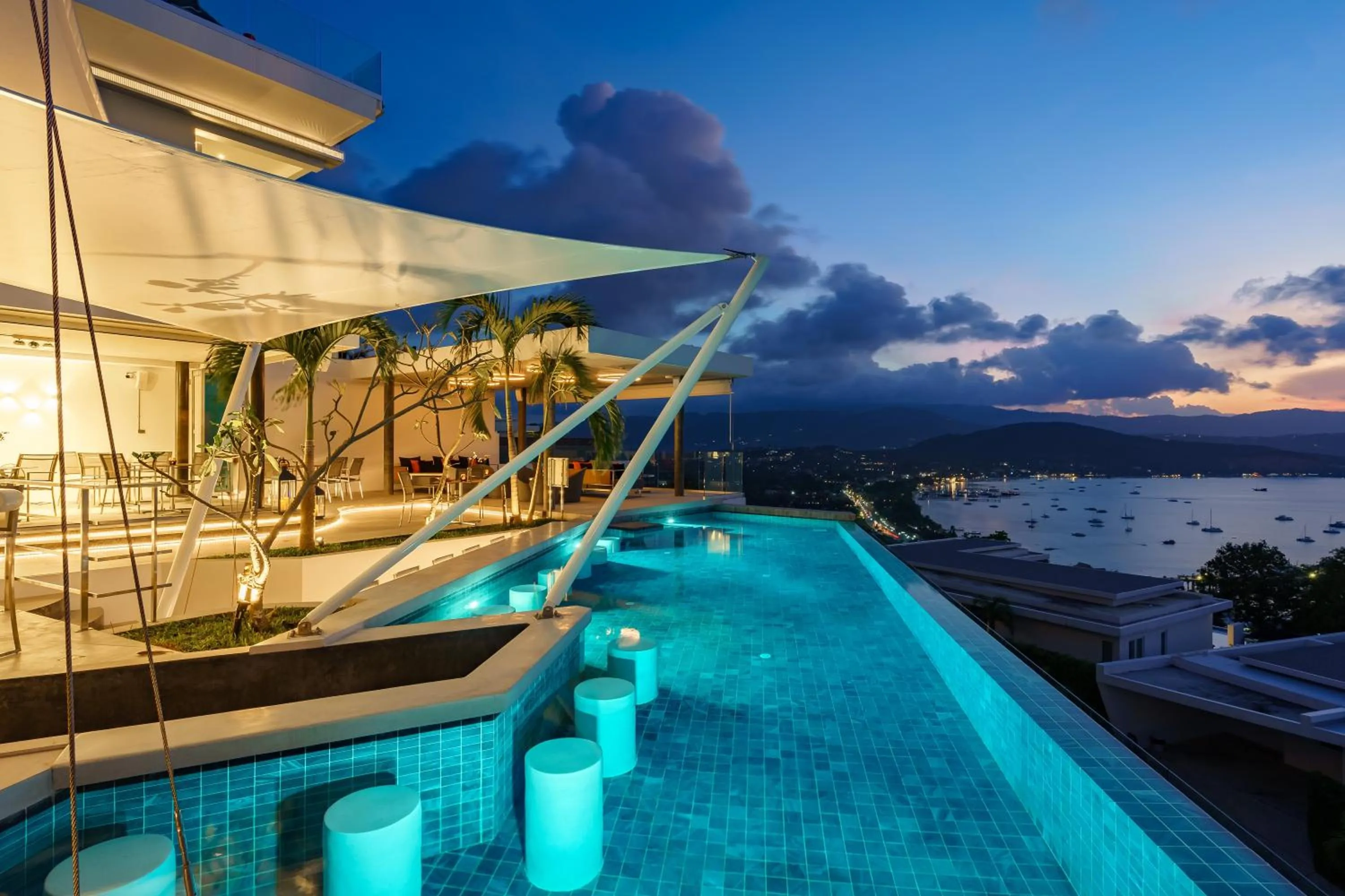 Restaurant/places to eat in UniQue BoutiQue Resort