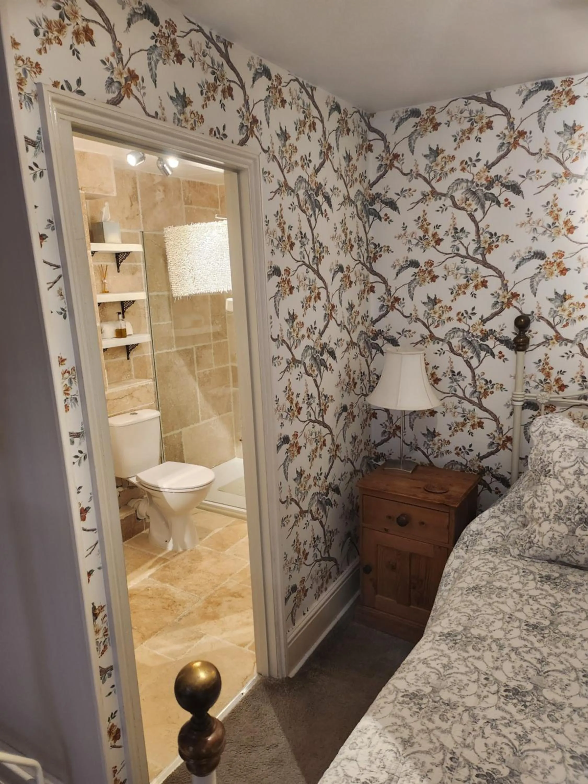 Bathroom, Bed in Anzac Street B+Bistro