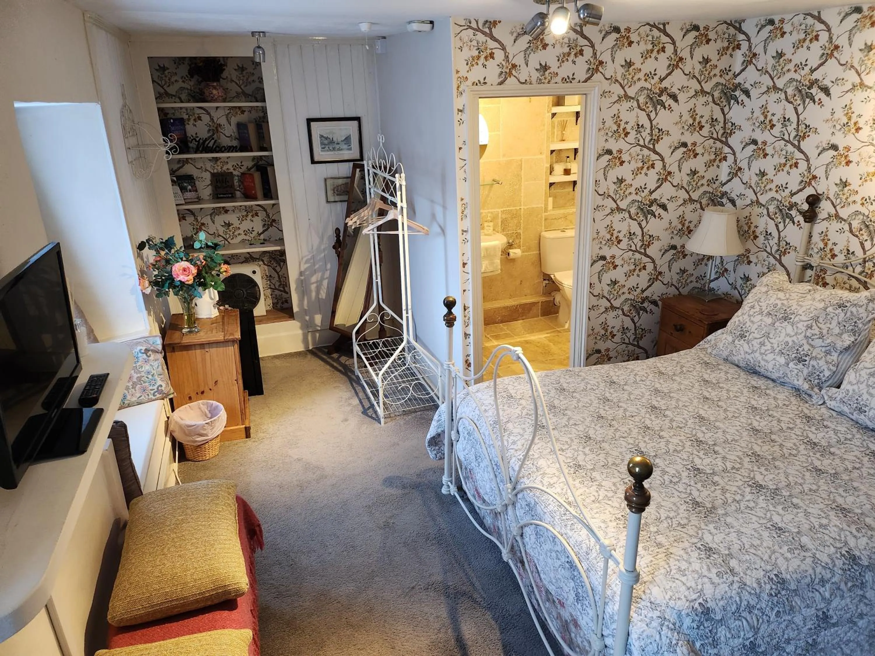 Bed in Anzac Street B&B