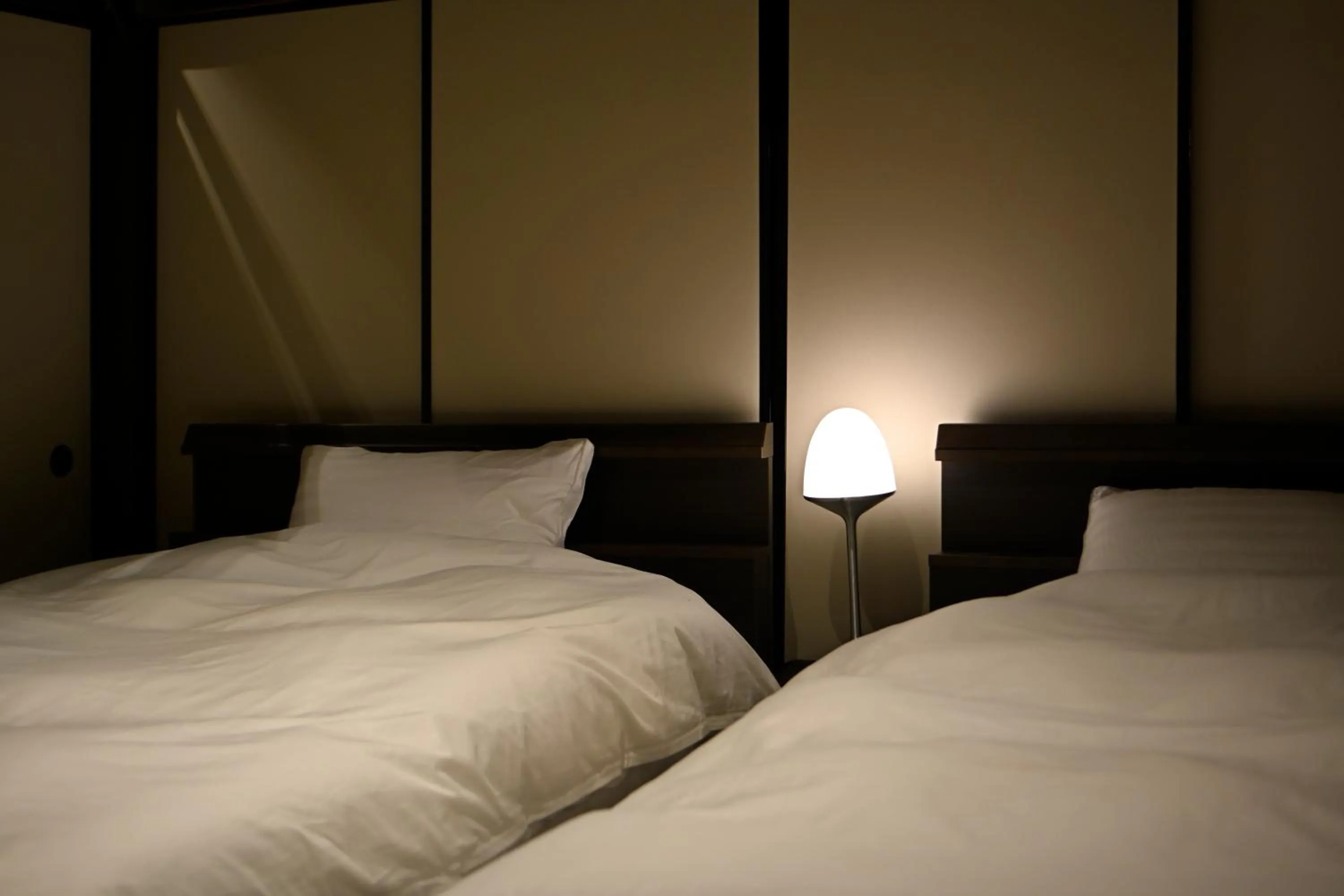 Bed in Nishijin Fujita