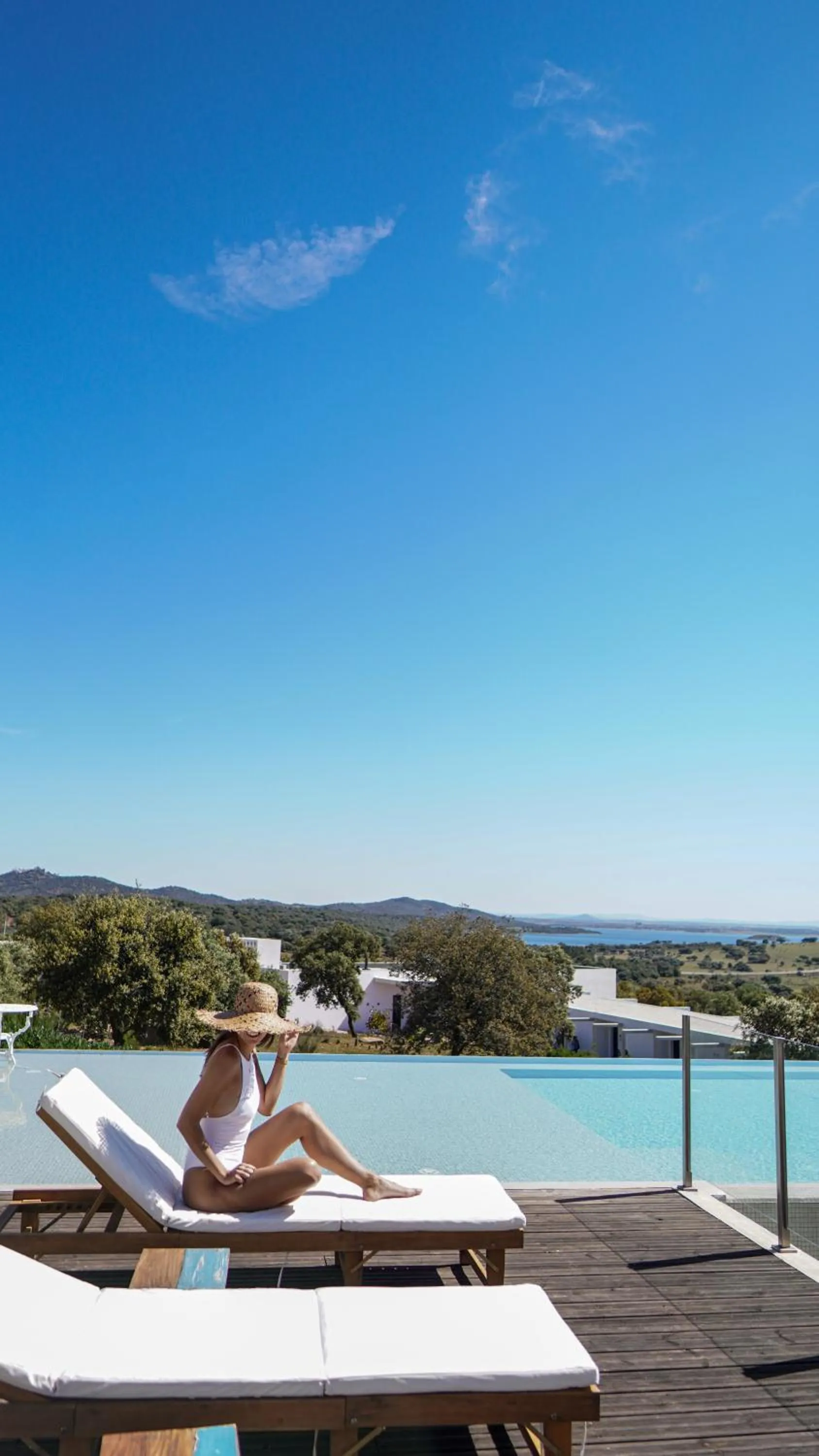 Swimming pool in Montimerso Skyscape Countryhouse