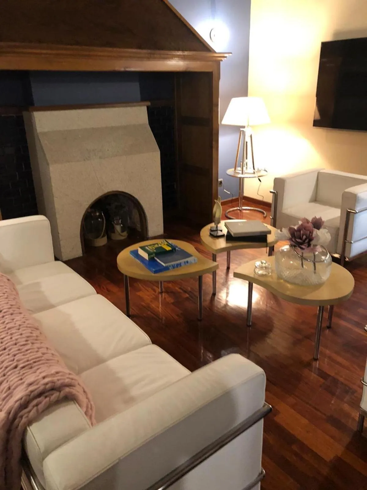 Communal lounge/ TV room in CASA DO ARXENTINO