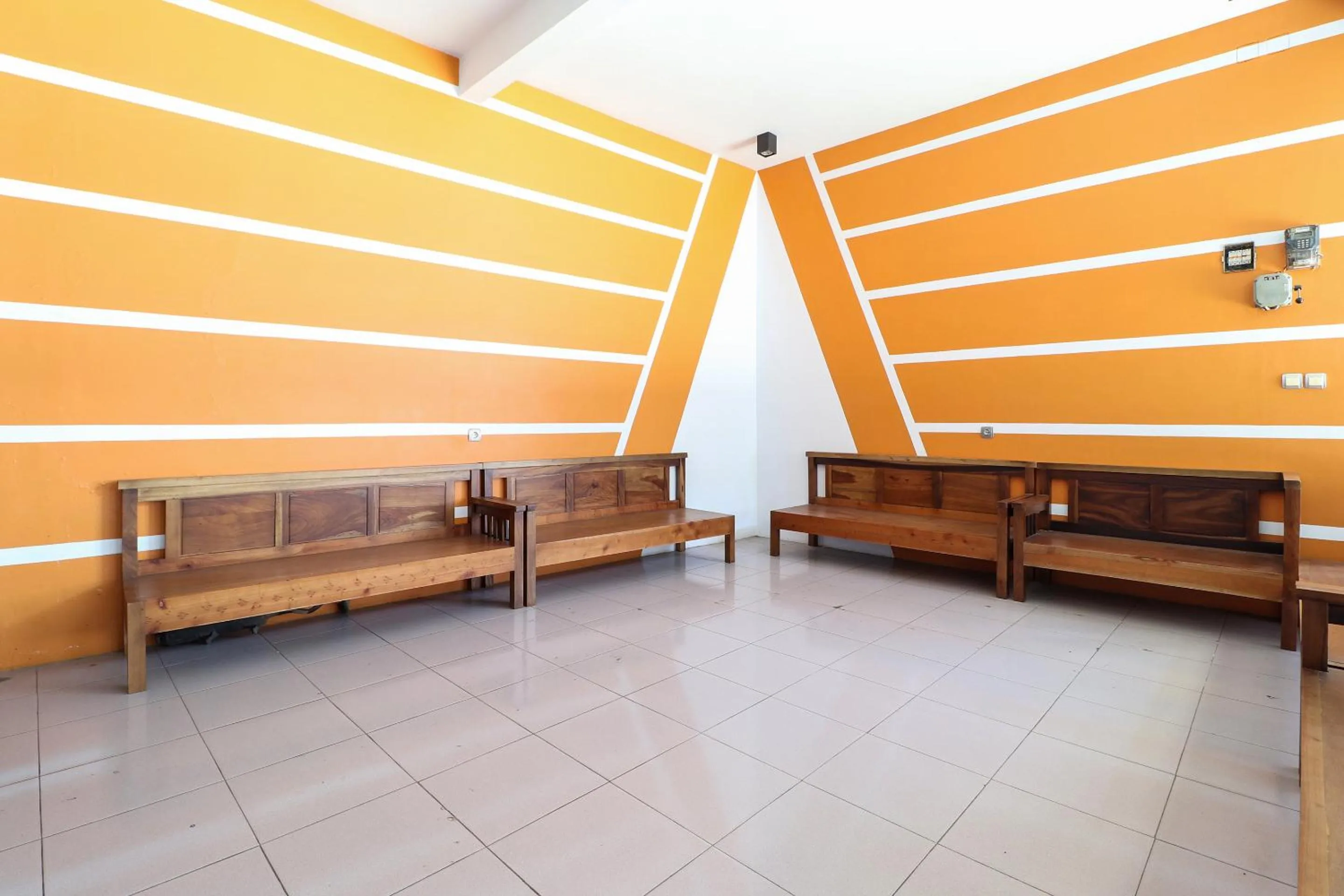 Area and facilities in RedDoorz At Merdeka Street Garut