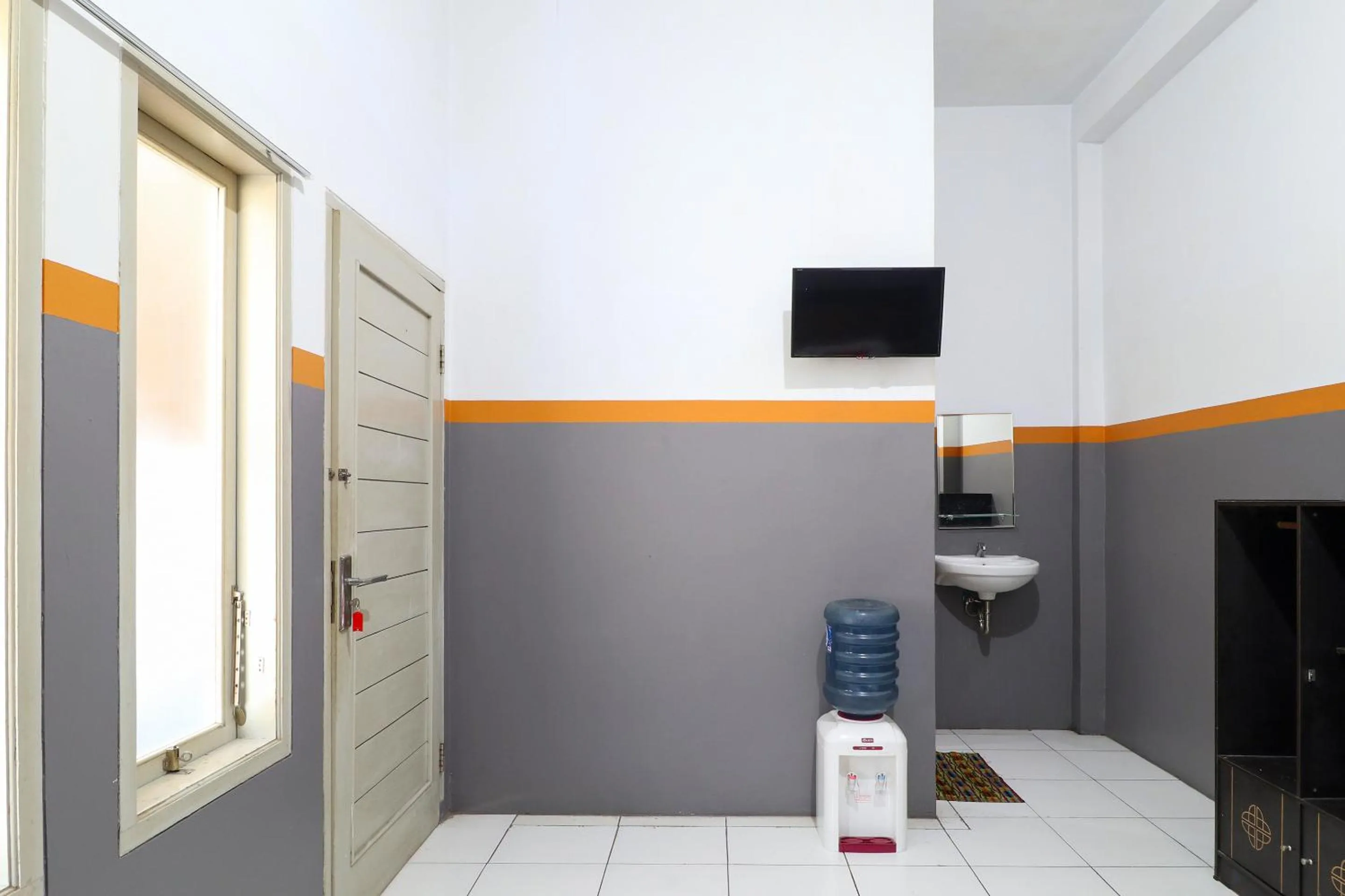 Area and facilities in RedDoorz At Merdeka Street Garut