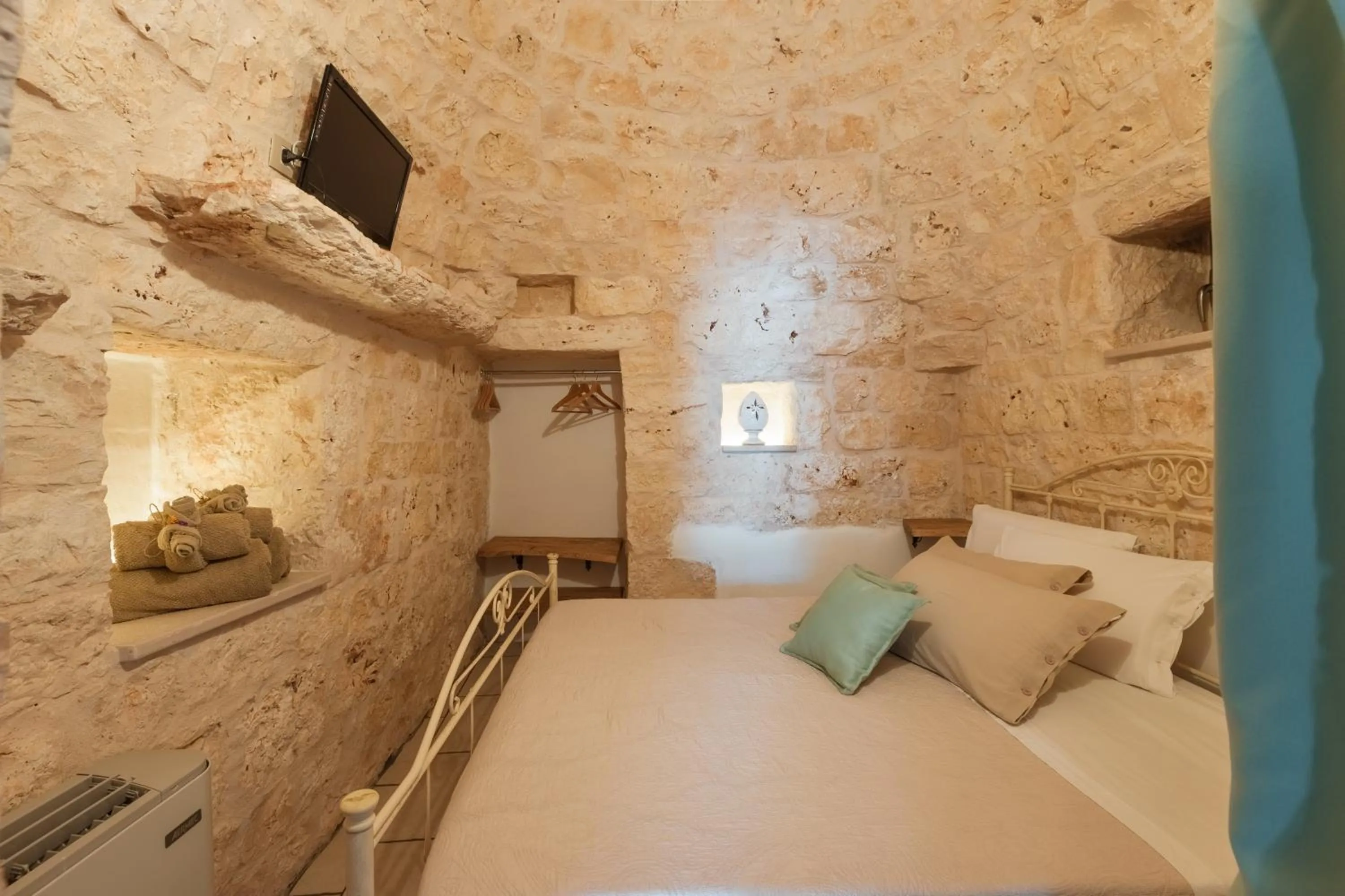 Bed in Trulli Olea with Pool